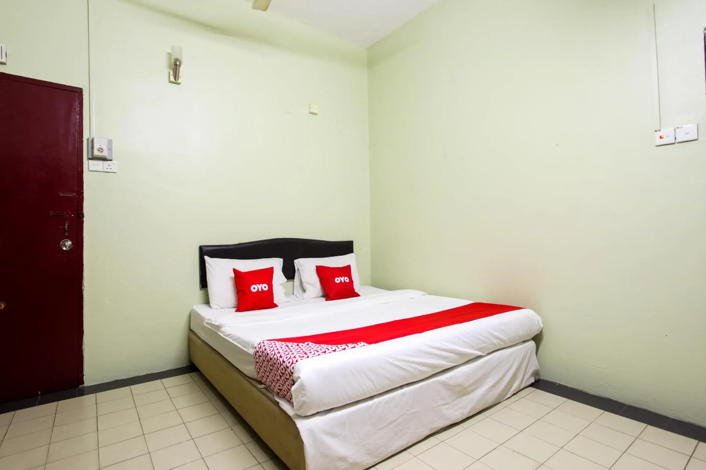 Deluxe Double Room - single occupancy in OYO 89549 Casavilla Hotel (city Centre) Taiping Deluxe Double Room - single occupancy in OYO 89549 Casavilla Hotel (city Centre) Taiping