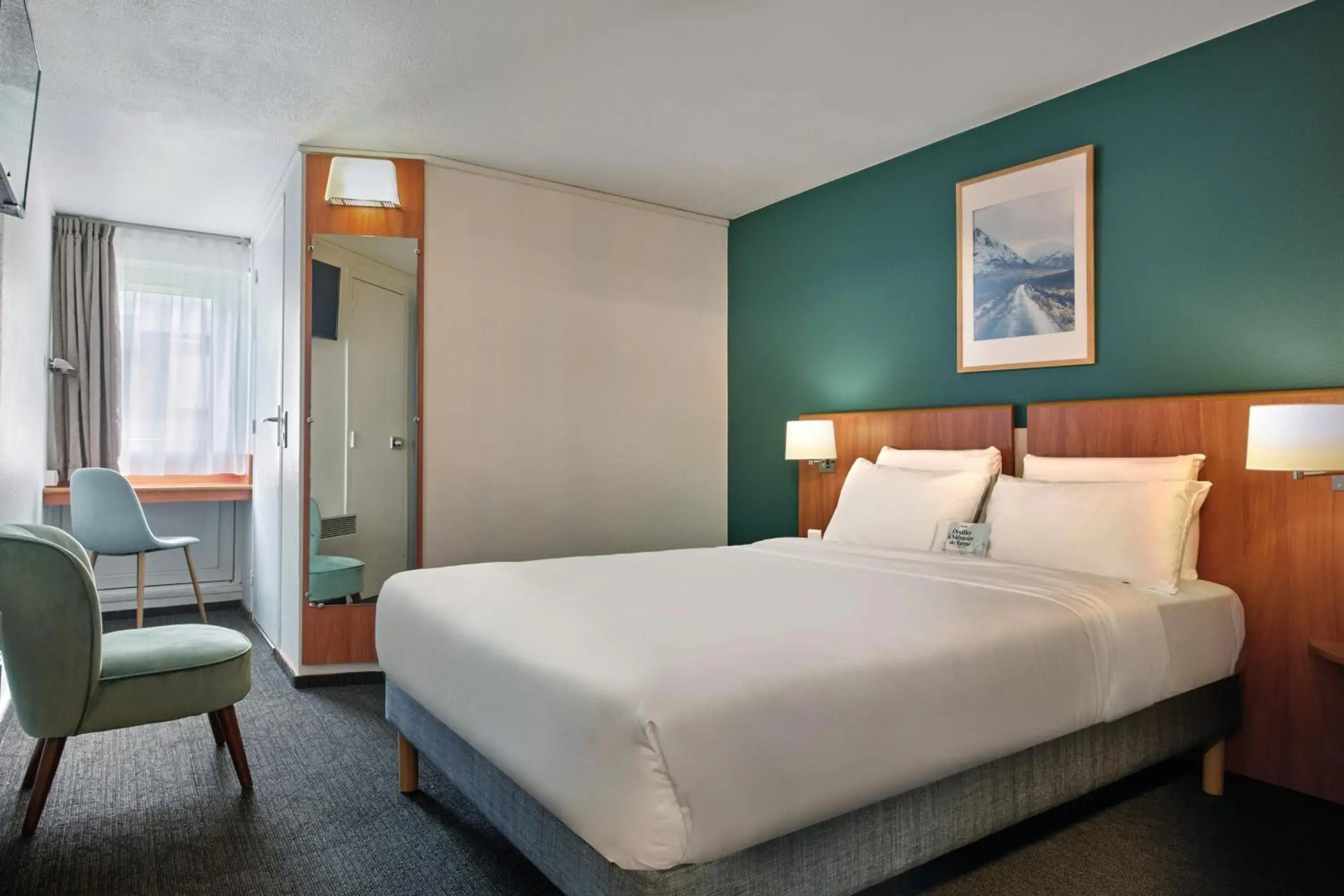 Superior Double Room in Kyriad Paris Sud Les Ulis Courtaboeuf Superior Double Room in Kyriad Paris Sud Les Ulis Courtaboeuf