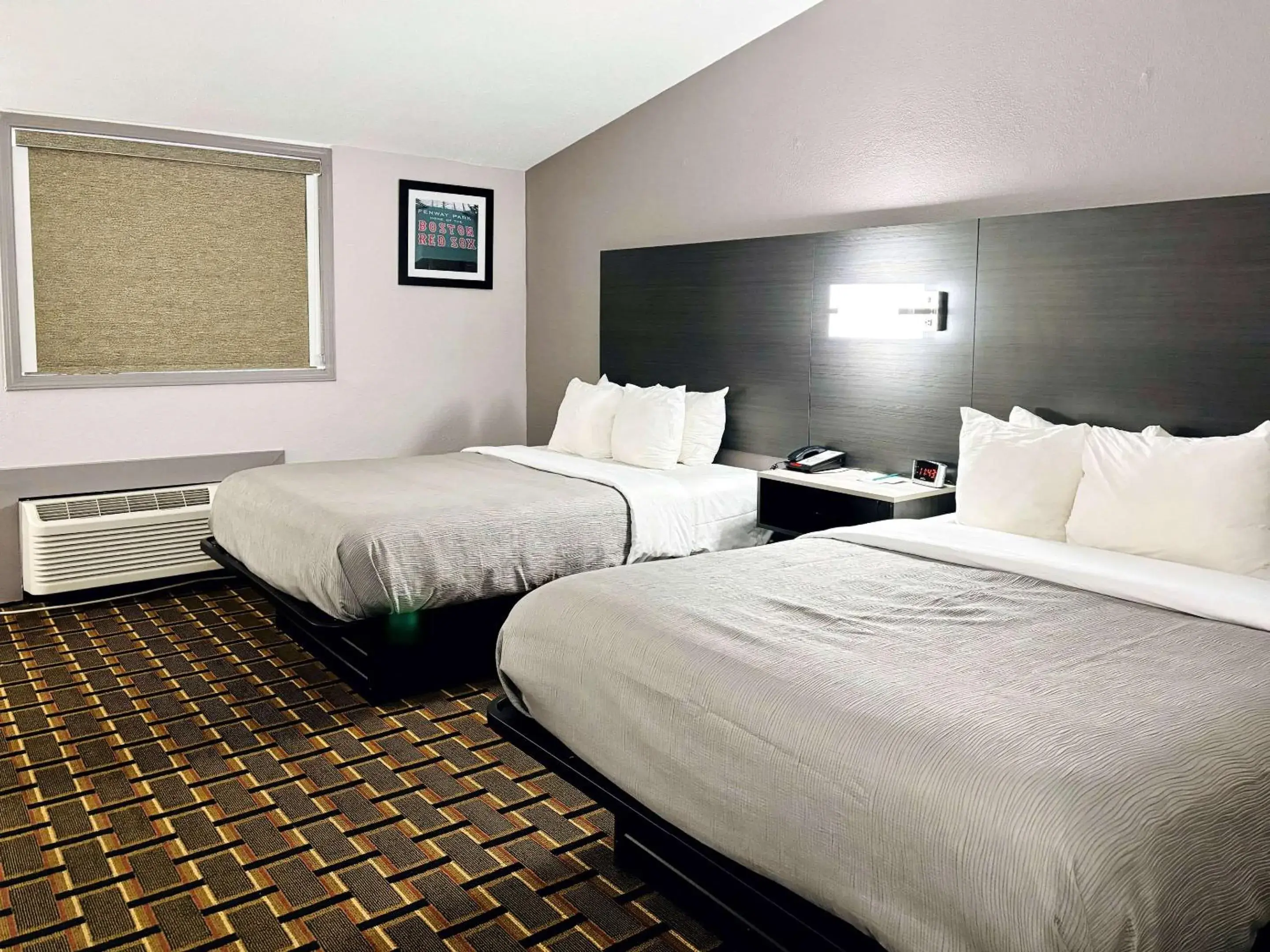 Deluxe Queen Room with Two Queen Beds - Non-Smoking in Quality Inn Raynham - Taunton Deluxe Queen Room with Two Queen Beds - Non-Smoking in Quality Inn Raynham - Taunton