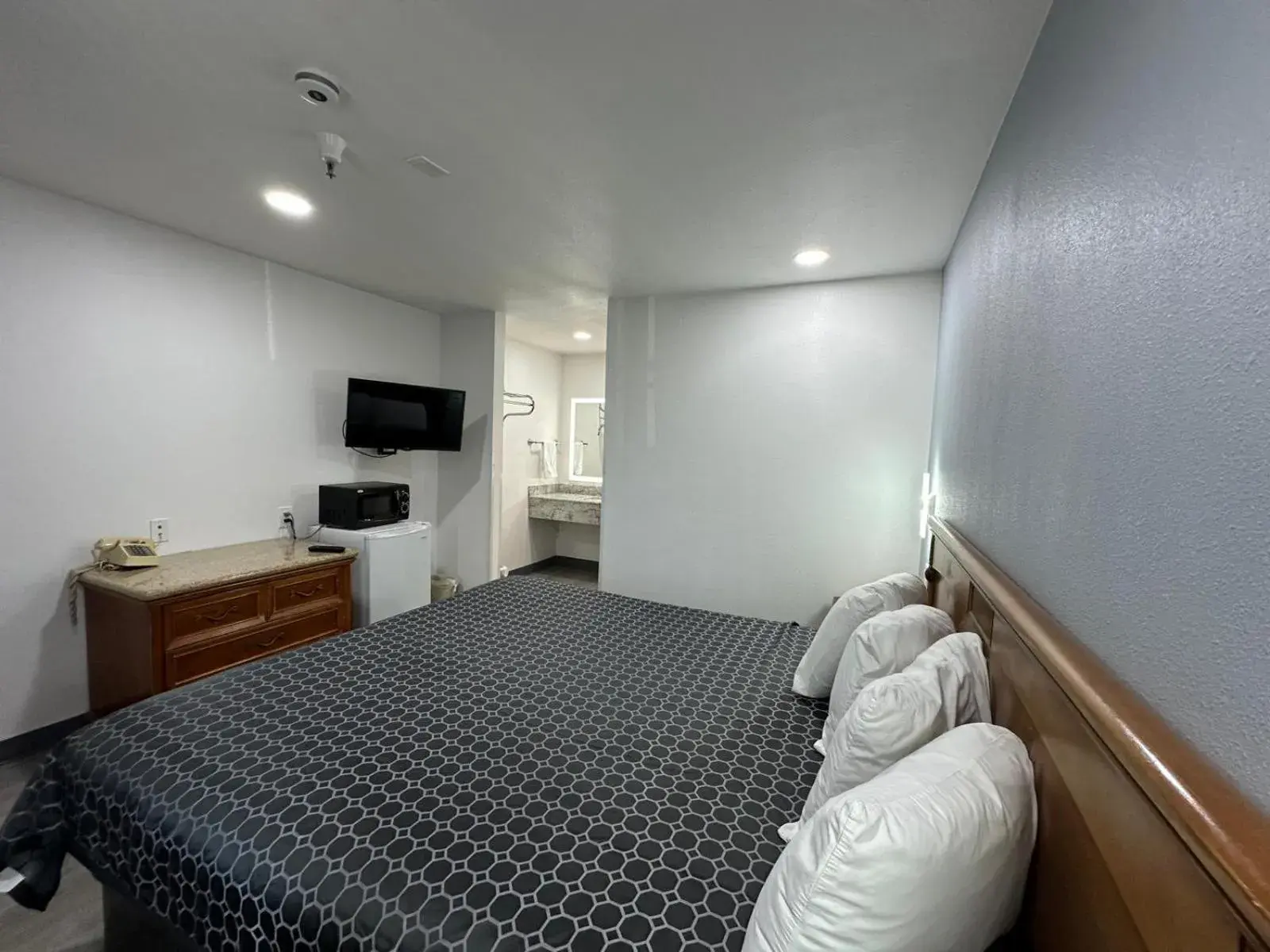 King Room - Non-Smoking in Motel Santa Cruz King Room - Non-Smoking in Motel Santa Cruz