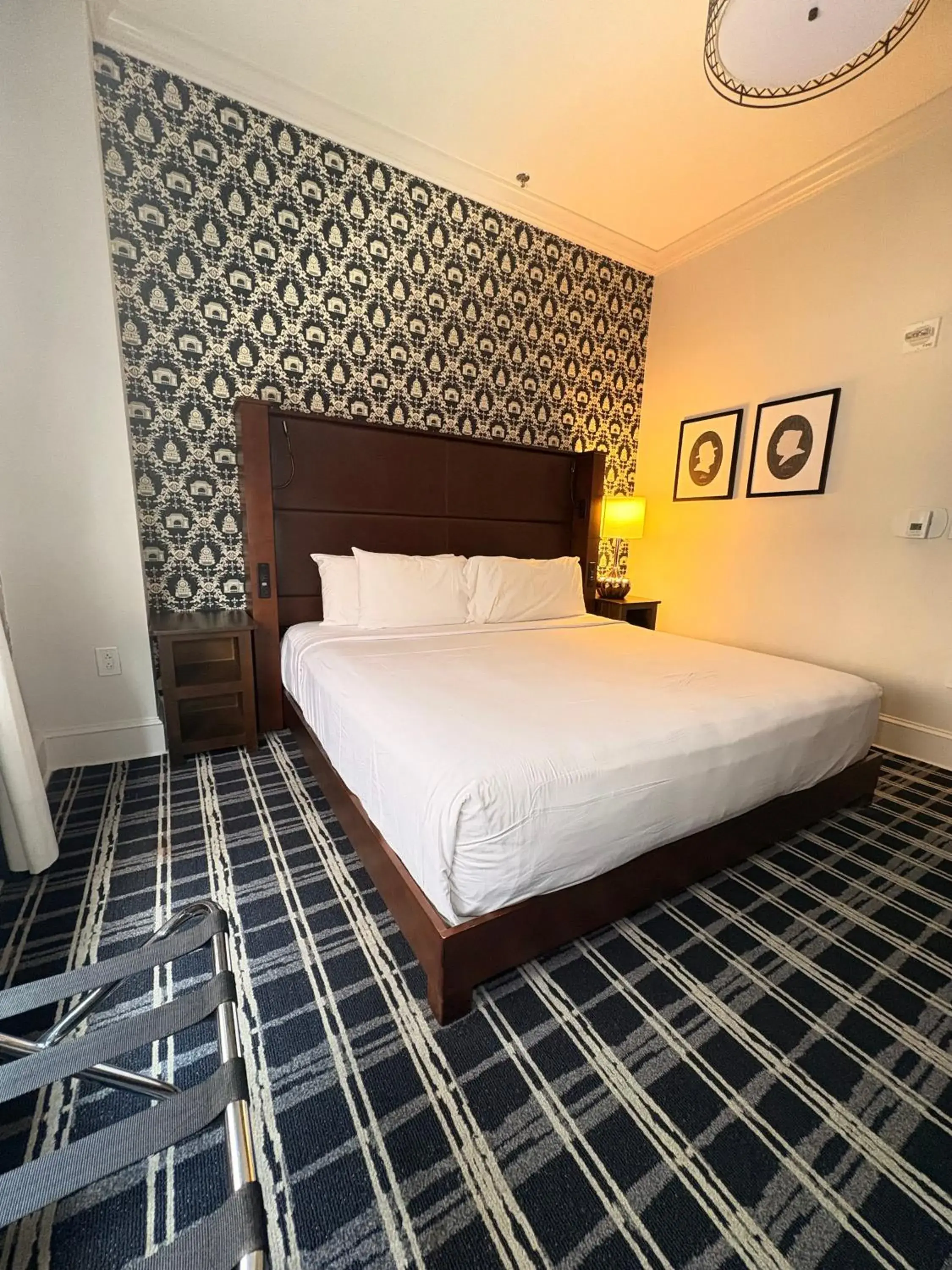 King Room with Skyline View and Roll-in Shower - Mobility and Hearing Accessible/High Floor in Q&C Hotel and Bar New Orleans, Autograph Collection King Room with Skyline View and Roll-in Shower - Mobility and Hearing Accessible/High Floor in Q&C Hotel and Bar New Orleans, Autograph Collection