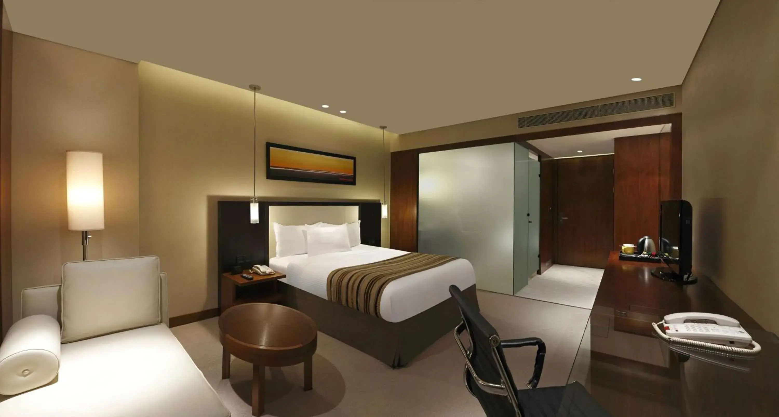 Hilton Guest Room Queen Bed in DoubleTree by Hilton-Pune Chinchwad Hilton Guest Room Queen Bed in DoubleTree by Hilton-Pune Chinchwad