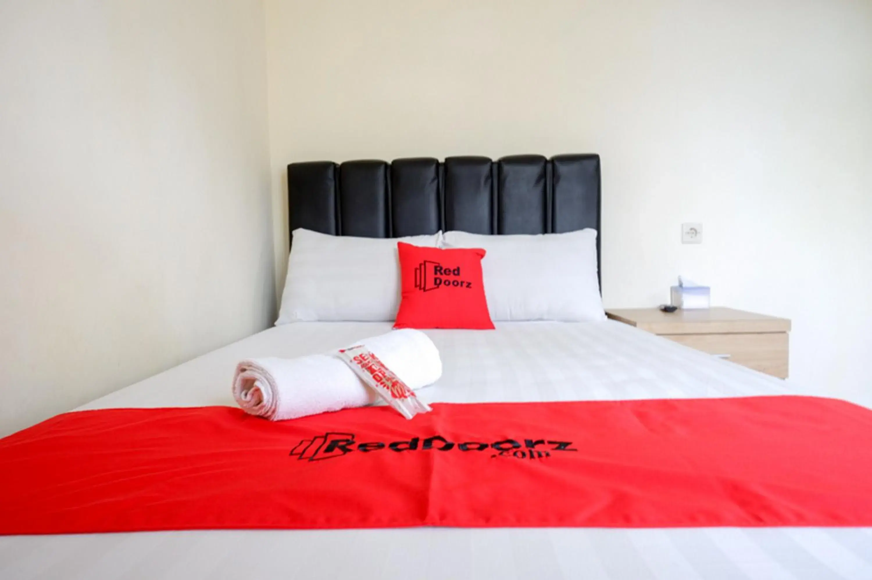 Single Room - single occupancy in RedDoorz Syariah near Purwosari Train Station Single Room - single occupancy in RedDoorz Syariah near Purwosari Train Station