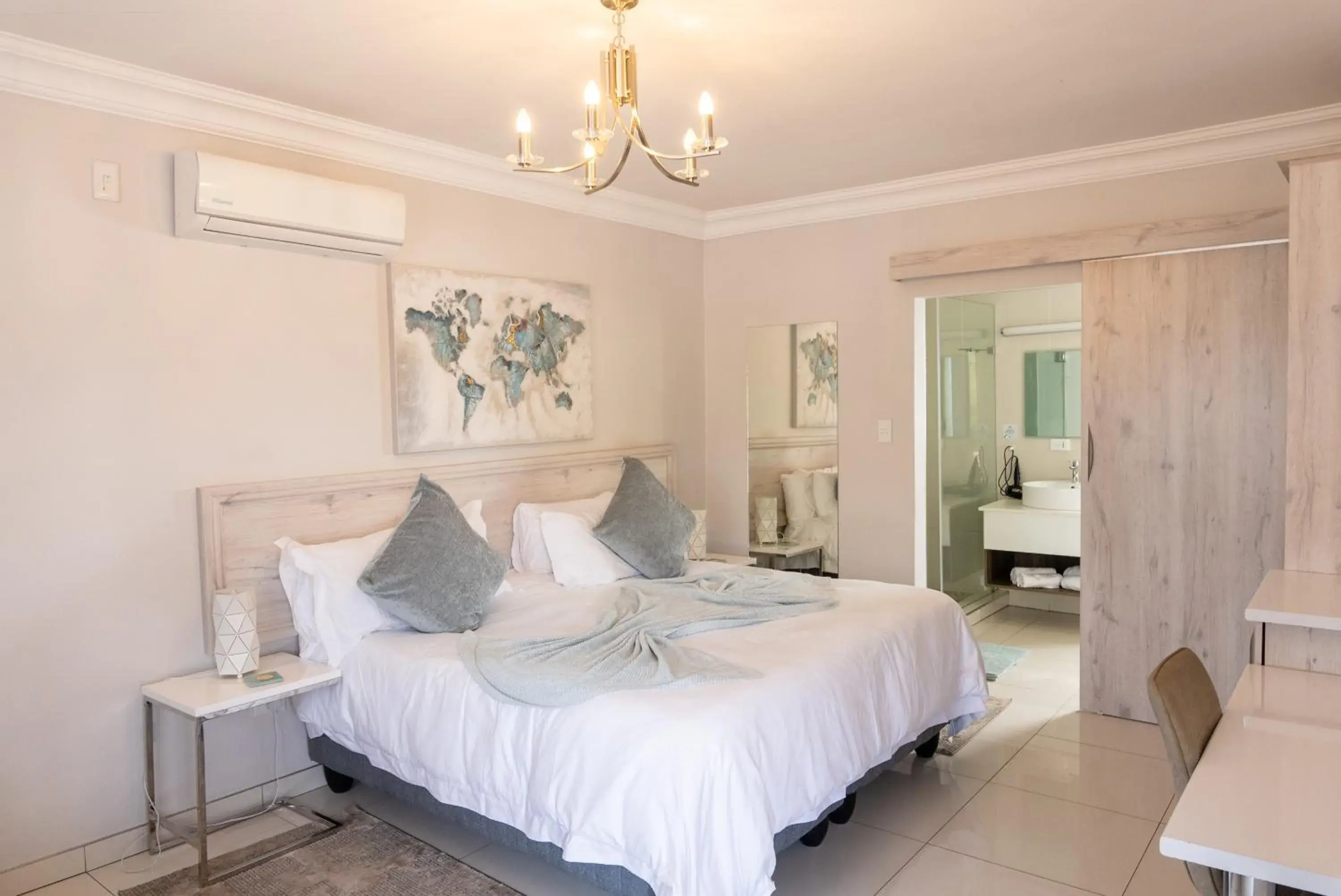 Family Queen Room - single occupancy in Prisatt Boutique Hotel Family Queen Room - single occupancy in Prisatt Boutique Hotel