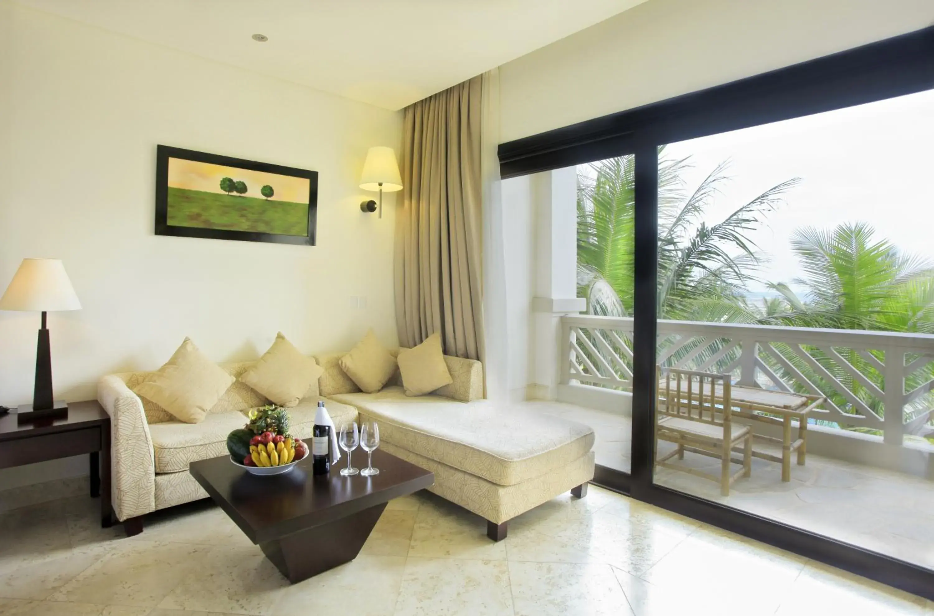 Deluxe Twin Room with Sea View in Olalani Resort & Condotel Deluxe Twin Room with Sea View in Olalani Resort & Condotel