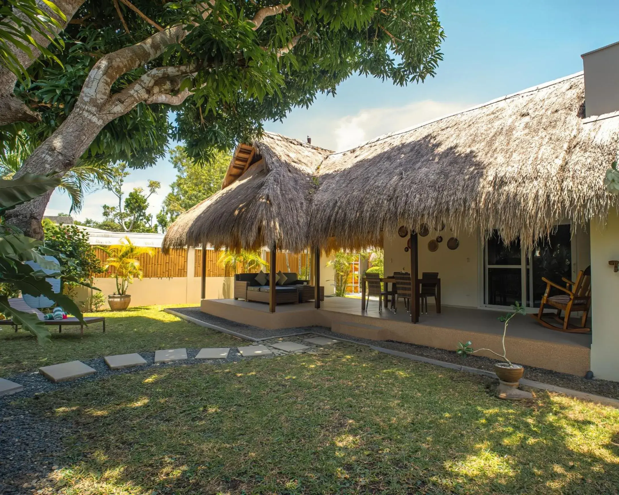 One-Bedroom Deluxe Villa in Halamanan Residences One-Bedroom Deluxe Villa in Halamanan Residences