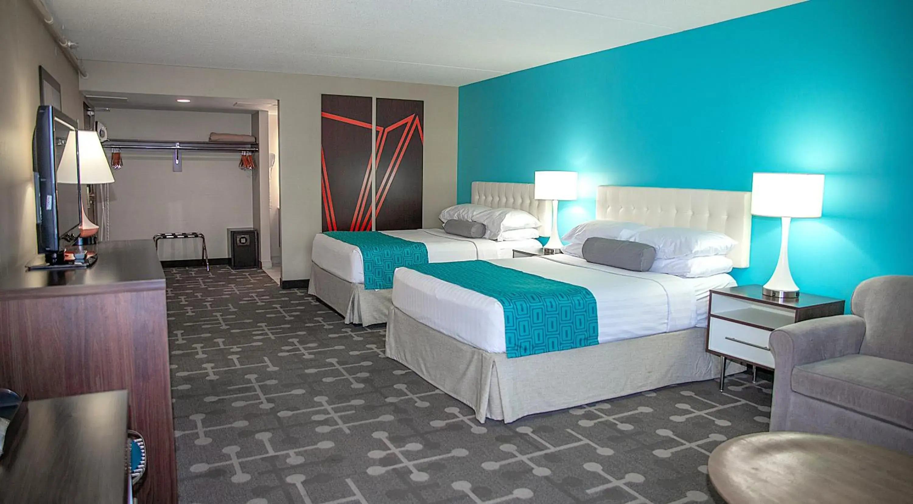 Superior Room with Two Queen Beds and Sofa Bed - Non-Smoking in Howard Johnson Plaza by Wyndham by the Falls Niagara Falls Superior Room with Two Queen Beds and Sofa Bed - Non-Smoking in Howard Johnson Plaza by Wyndham by the Falls Niagara Falls