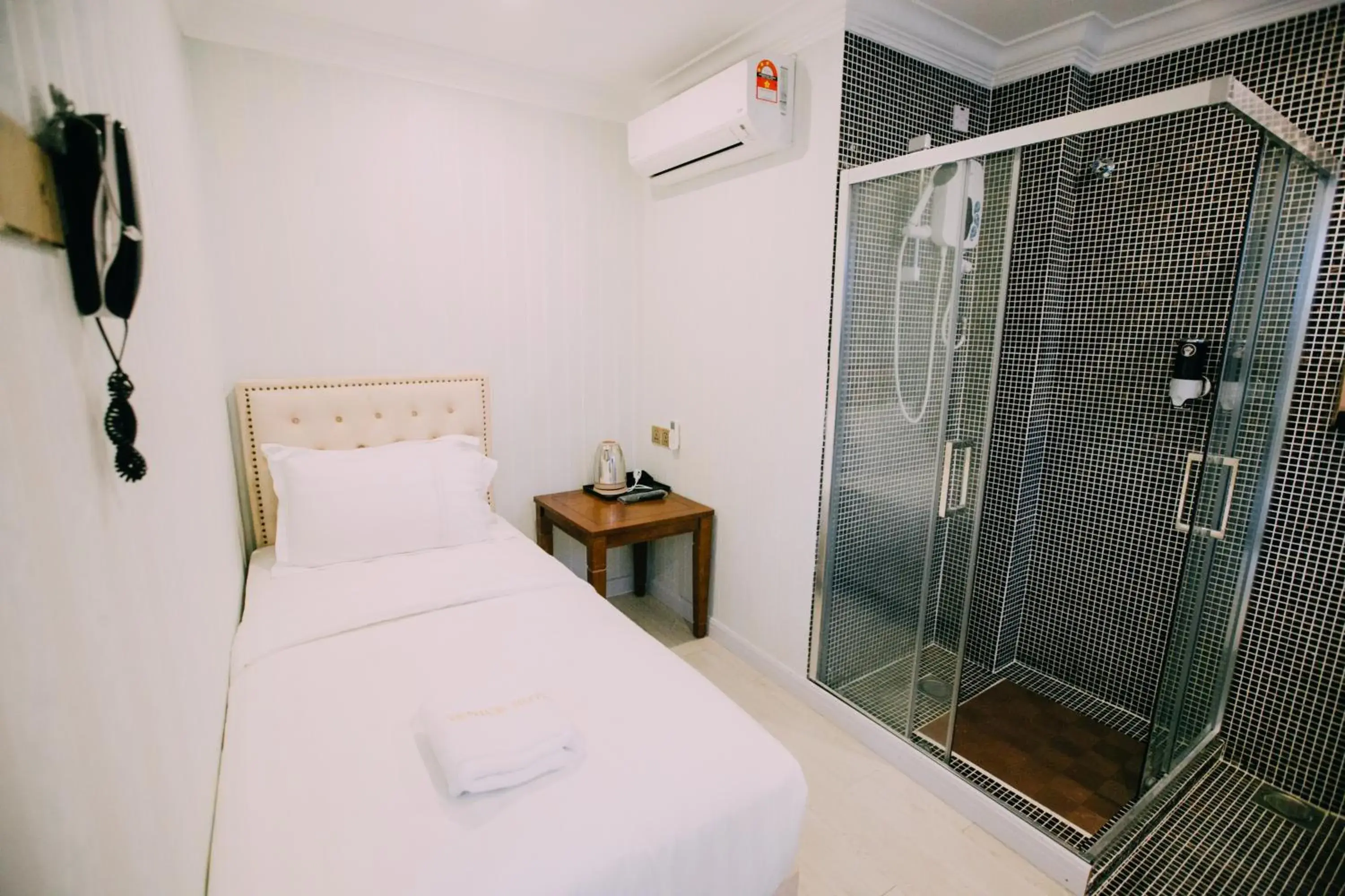 Single Room in Hotel Venice Single Room in Hotel Venice