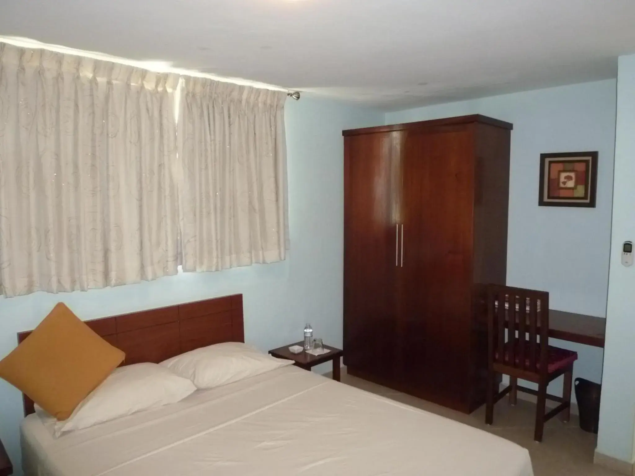 Queen Room - single occupancy in Allamanda Hotel Queen Room - single occupancy in Allamanda Hotel