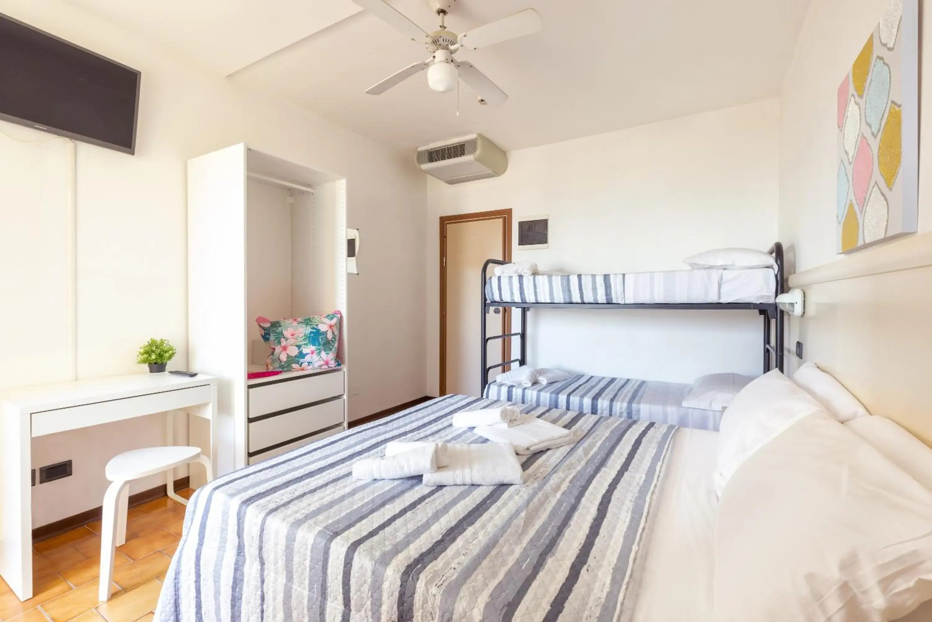 Quadruple Room with Balcony - single occupancy in Hotel Mignon Riccione Fronte Mare Quadruple Room with Balcony - single occupancy in Hotel Mignon Riccione Fronte Mare