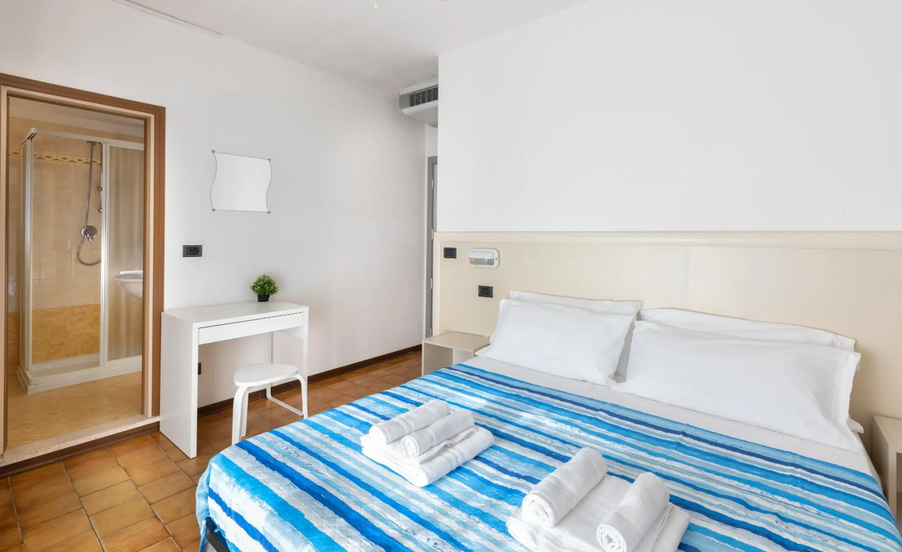Double or Twin Room with Balcony - single occupancy in Hotel Mignon Riccione Fronte Mare Double or Twin Room with Balcony - single occupancy in Hotel Mignon Riccione Fronte Mare