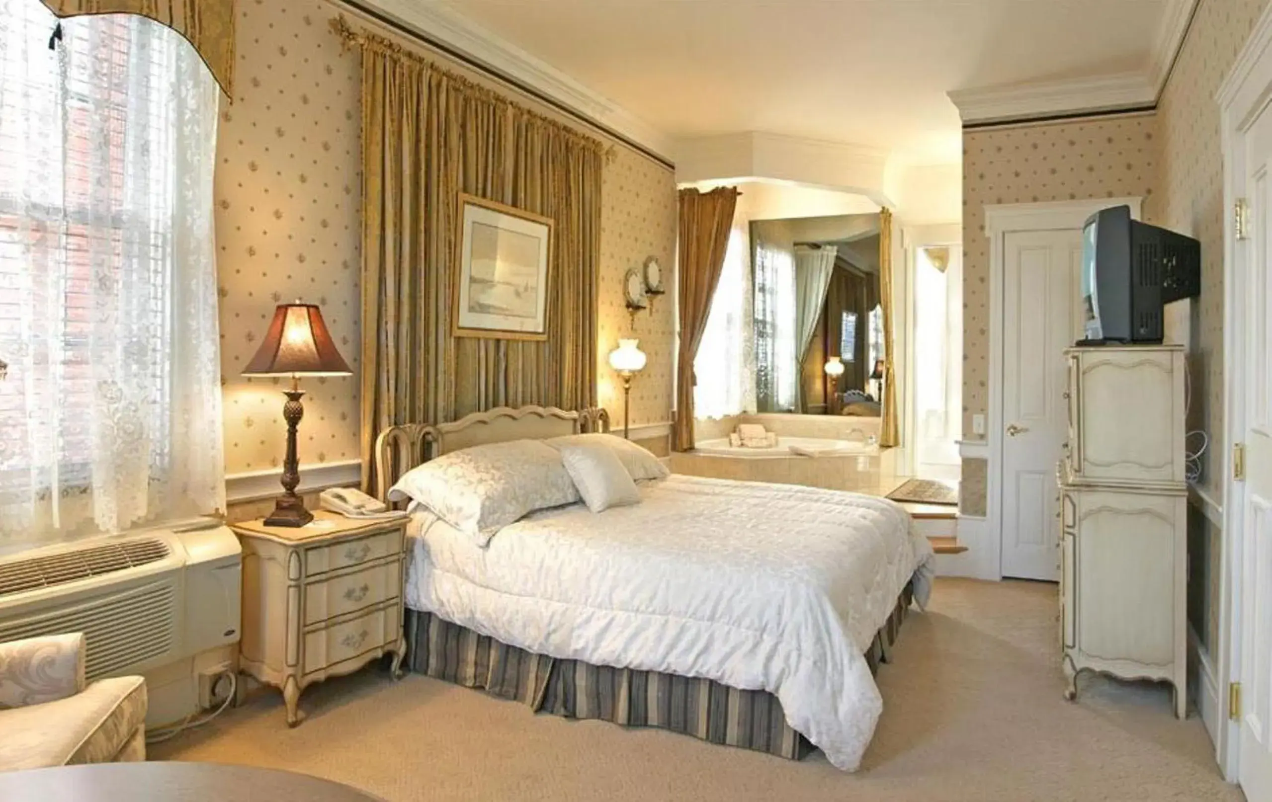 King Suite in Bird-in-Hand Village Inn & Suites King Suite in Bird-in-Hand Village Inn & Suites