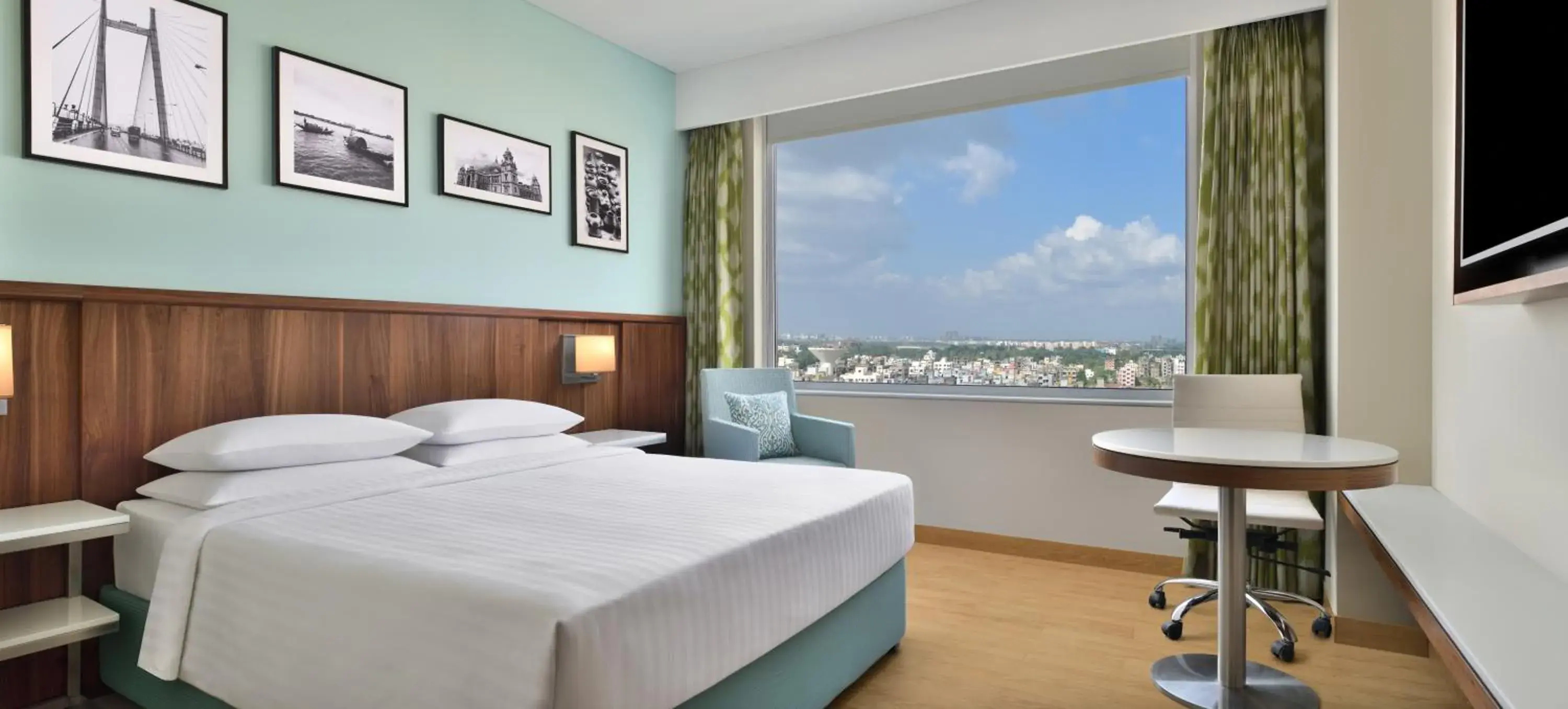 Executive Queen Room in Fairfield by Marriott Kolkata Executive Queen Room in Fairfield by Marriott Kolkata