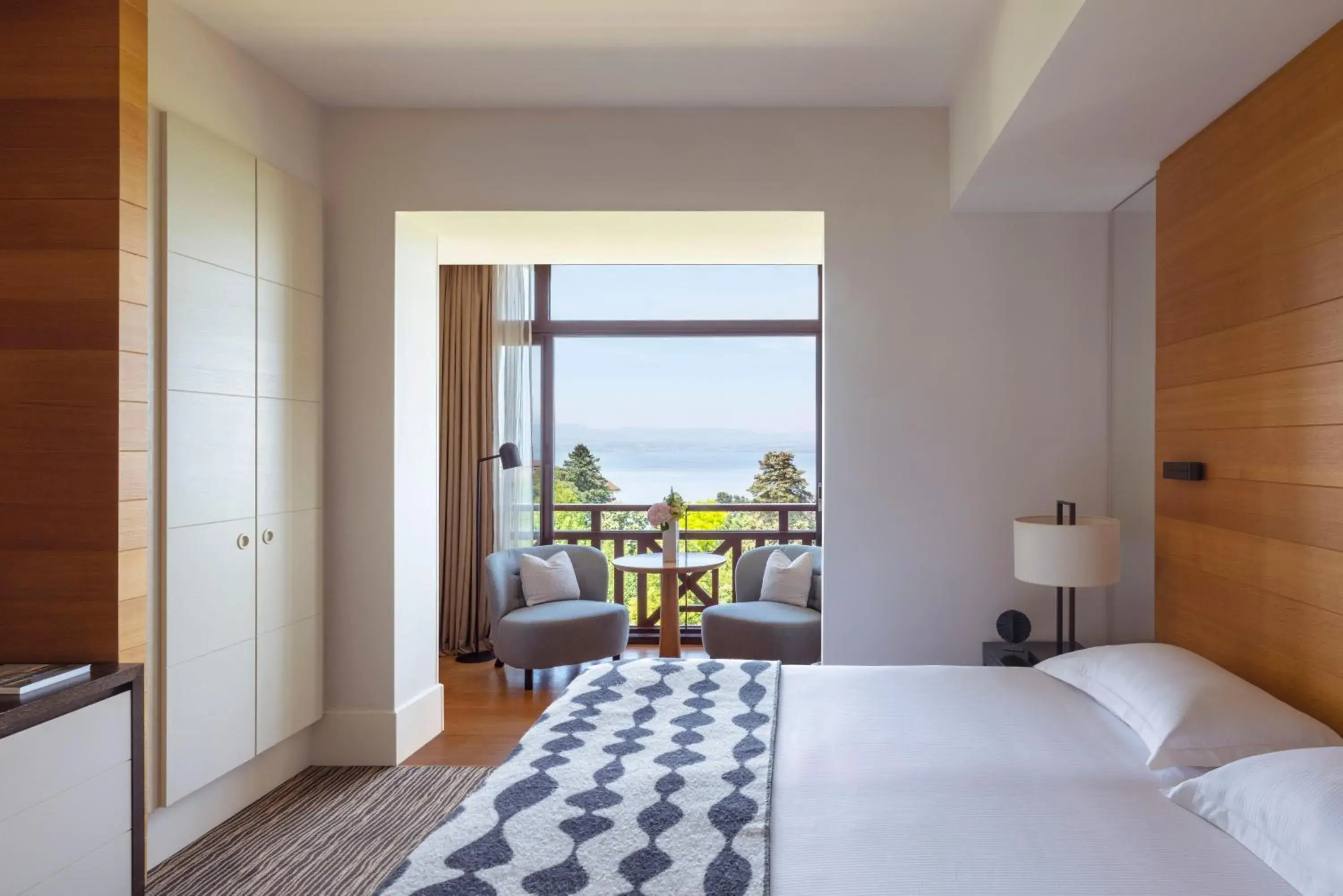 Deluxe Room with Lake View in Hôtel Ermitage Deluxe Room with Lake View in Hôtel Ermitage