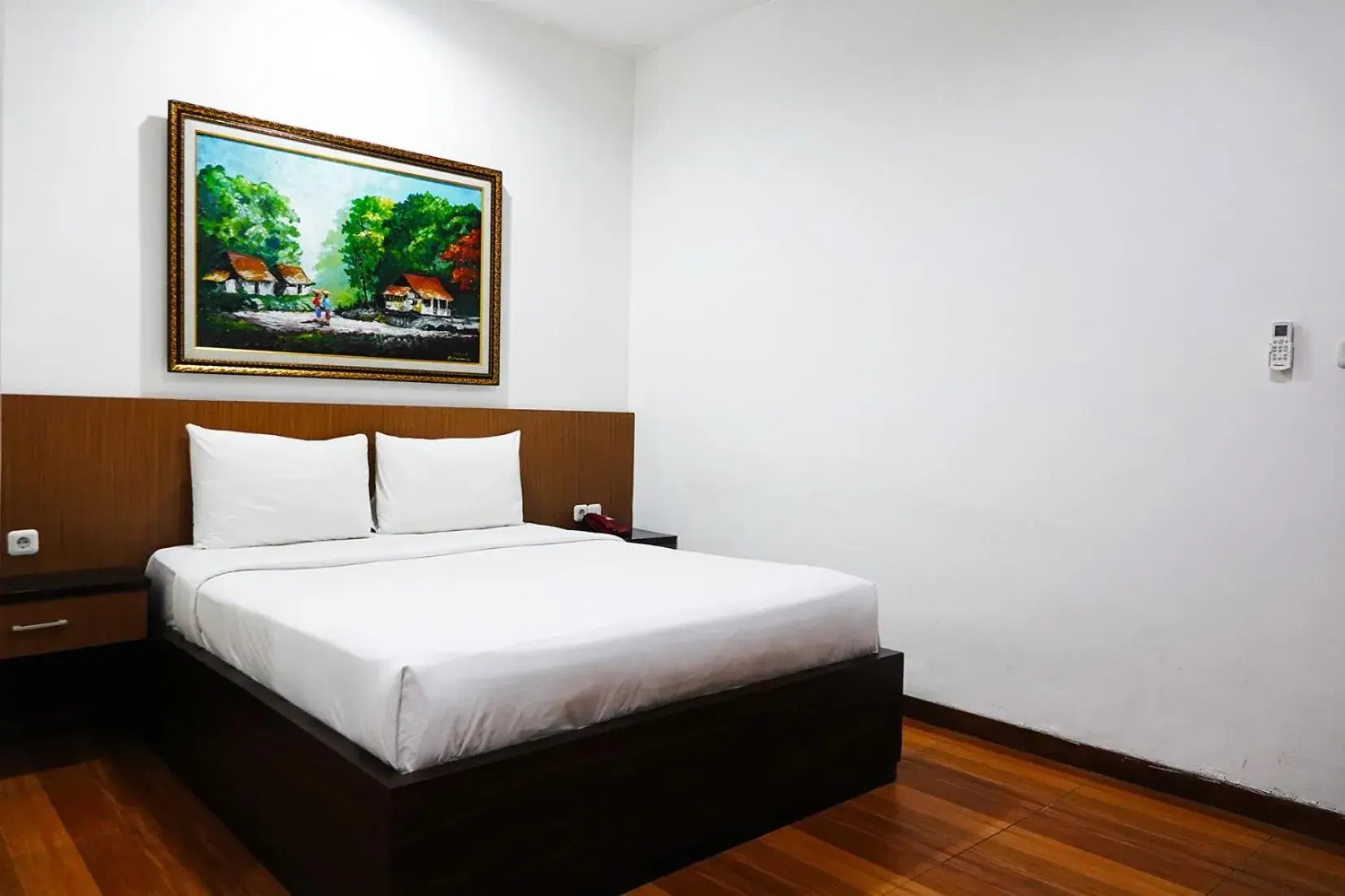 Superior Double or Twin Room in Baratha Hotel & Resto Superior Double or Twin Room in Baratha Hotel & Resto