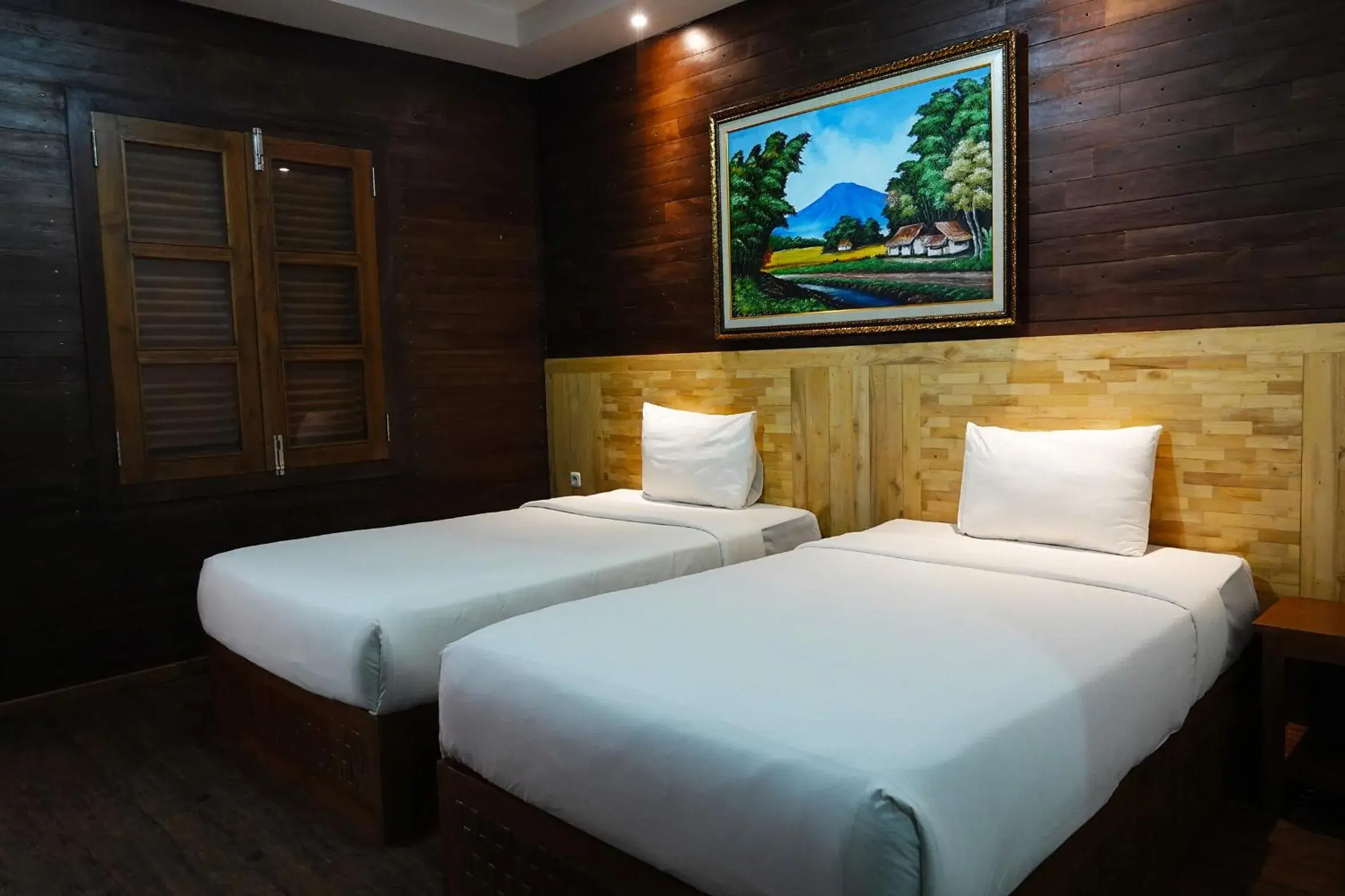 Deluxe Double or Twin Room in Baratha Hotel & Resto Deluxe Double or Twin Room in Baratha Hotel & Resto