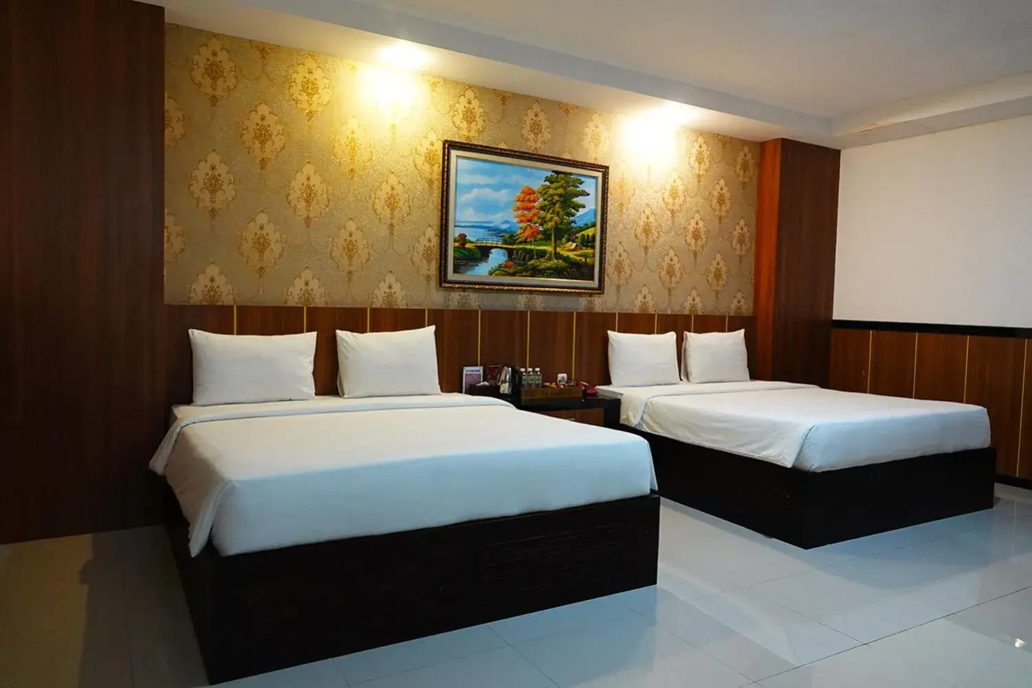Luxury Quadruple Room in Baratha Hotel & Resto Luxury Quadruple Room in Baratha Hotel & Resto