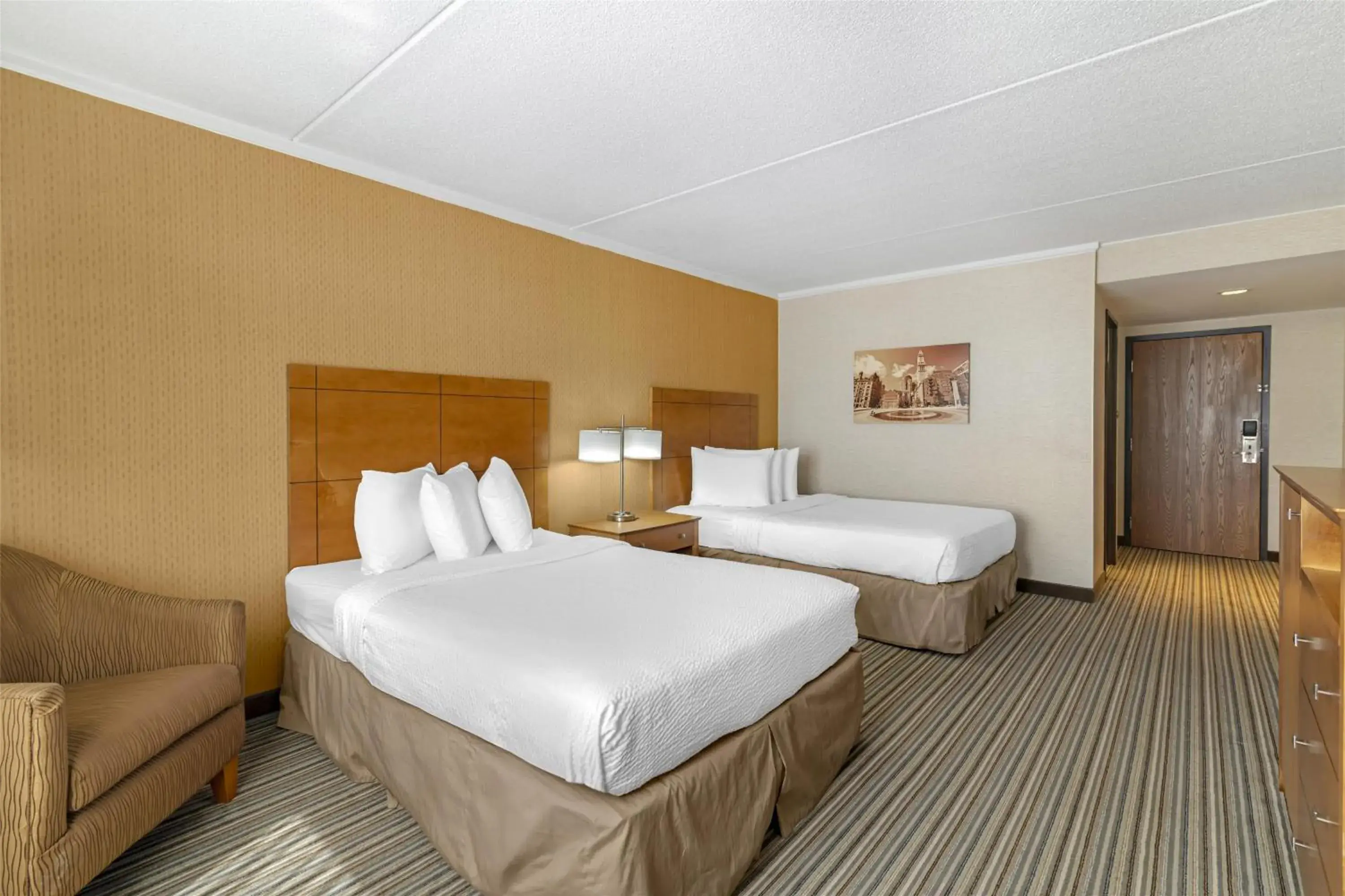 Deluxe Double Room with Two Double Beds - Non-Smoking in Best Western Royal Plaza Hotel and Trade Center Deluxe Double Room with Two Double Beds - Non-Smoking in Best Western Royal Plaza Hotel and Trade Center