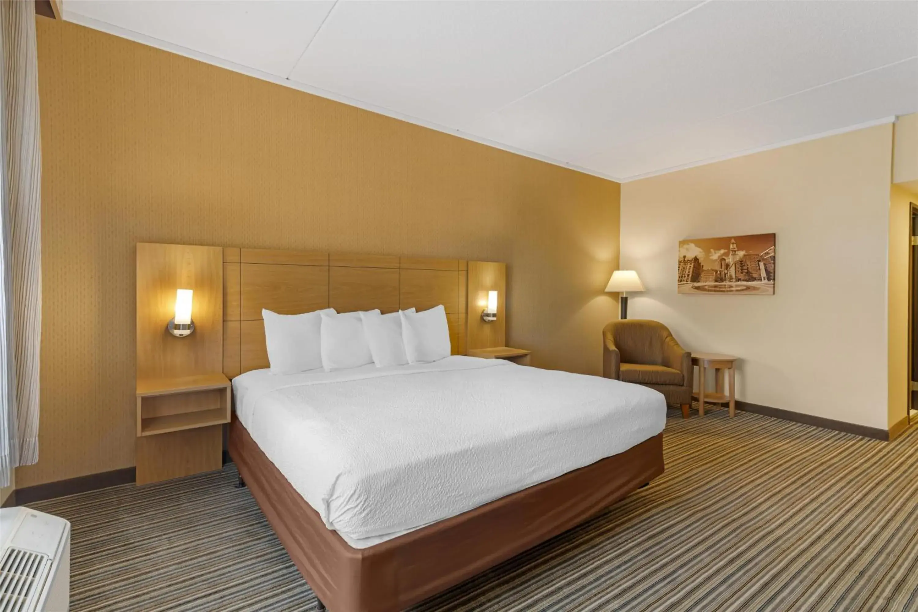 Standard One Bedroom in Best Western Royal Plaza Hotel and Trade Center Standard One Bedroom in Best Western Royal Plaza Hotel and Trade Center
