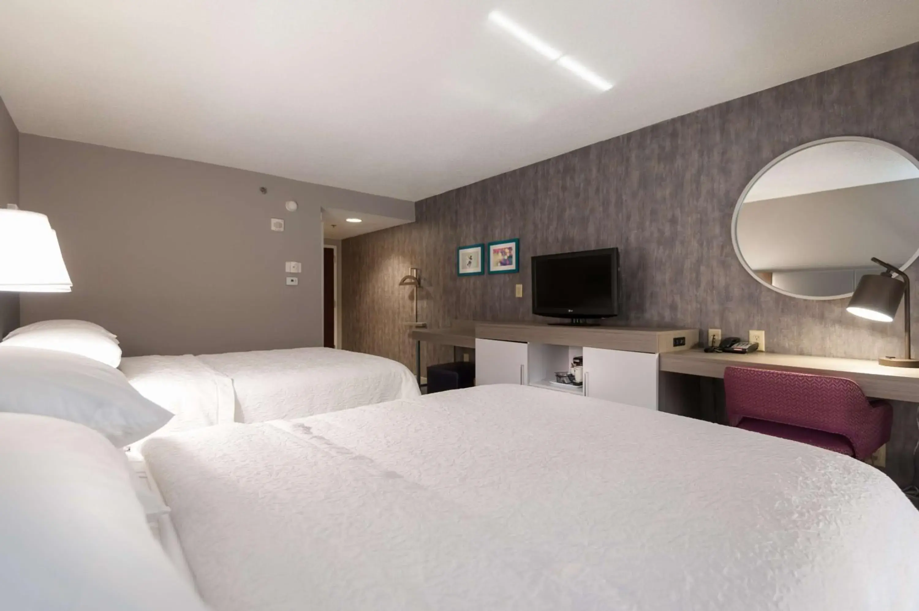 Room with Two Queen Beds - Non-Smoking in Hampton Inn East Windsor Room with Two Queen Beds - Non-Smoking in Hampton Inn East Windsor