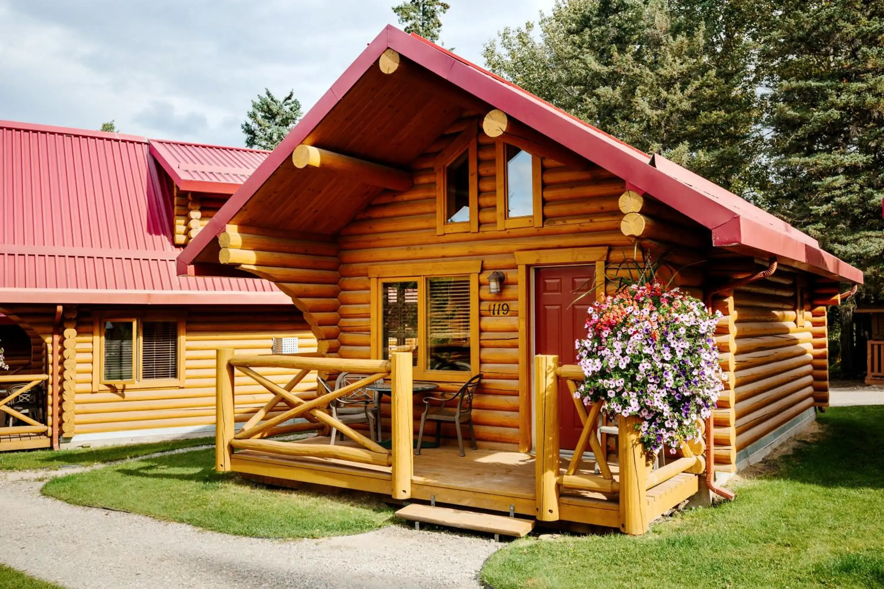 Deluxe Log Cabin in Miette Mountain Cabins Deluxe Log Cabin in Miette Mountain Cabins