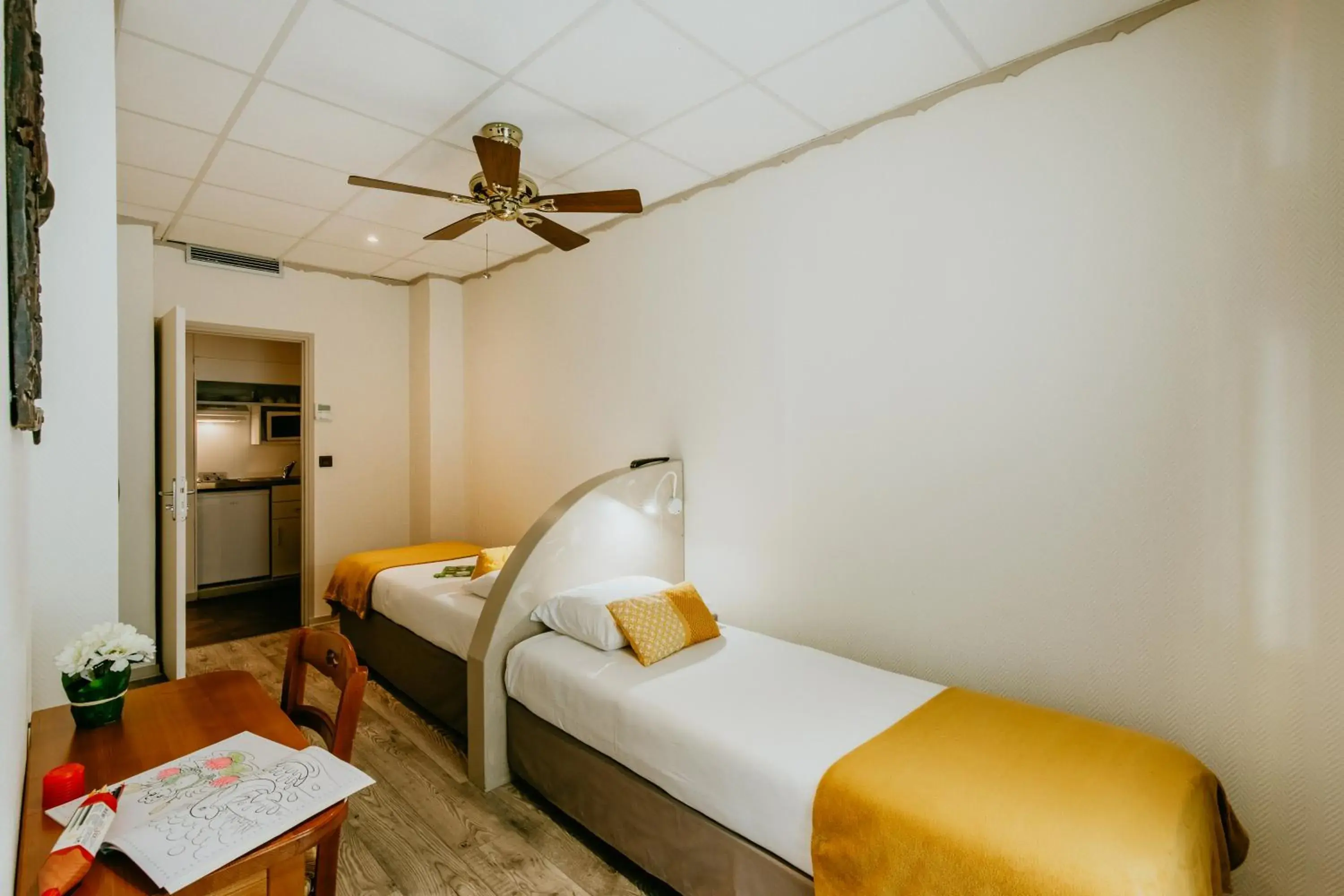 Comfort Family Suite (4 Adults) in Hôtel L'Iroko The Originals City Comfort Family Suite (4 Adults) in Hôtel L'Iroko The Originals City