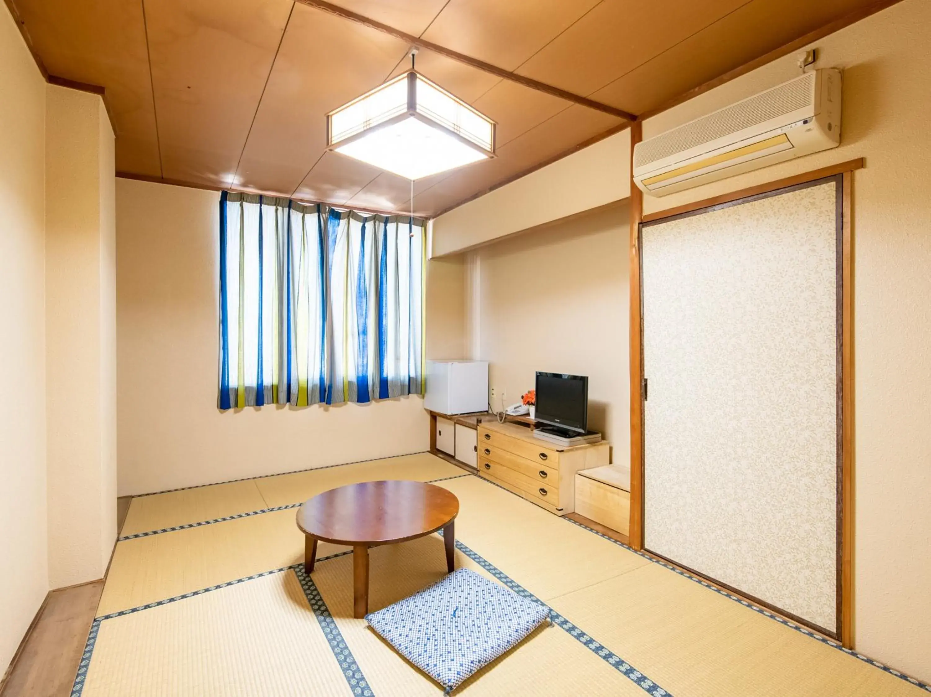 Japanese-Style Triple Room with Shared Bathroom - Smoking in Tabist Chunichi Business Hotel Shima Japanese-Style Triple Room with Shared Bathroom - Smoking in Tabist Chunichi Business Hotel Shima
