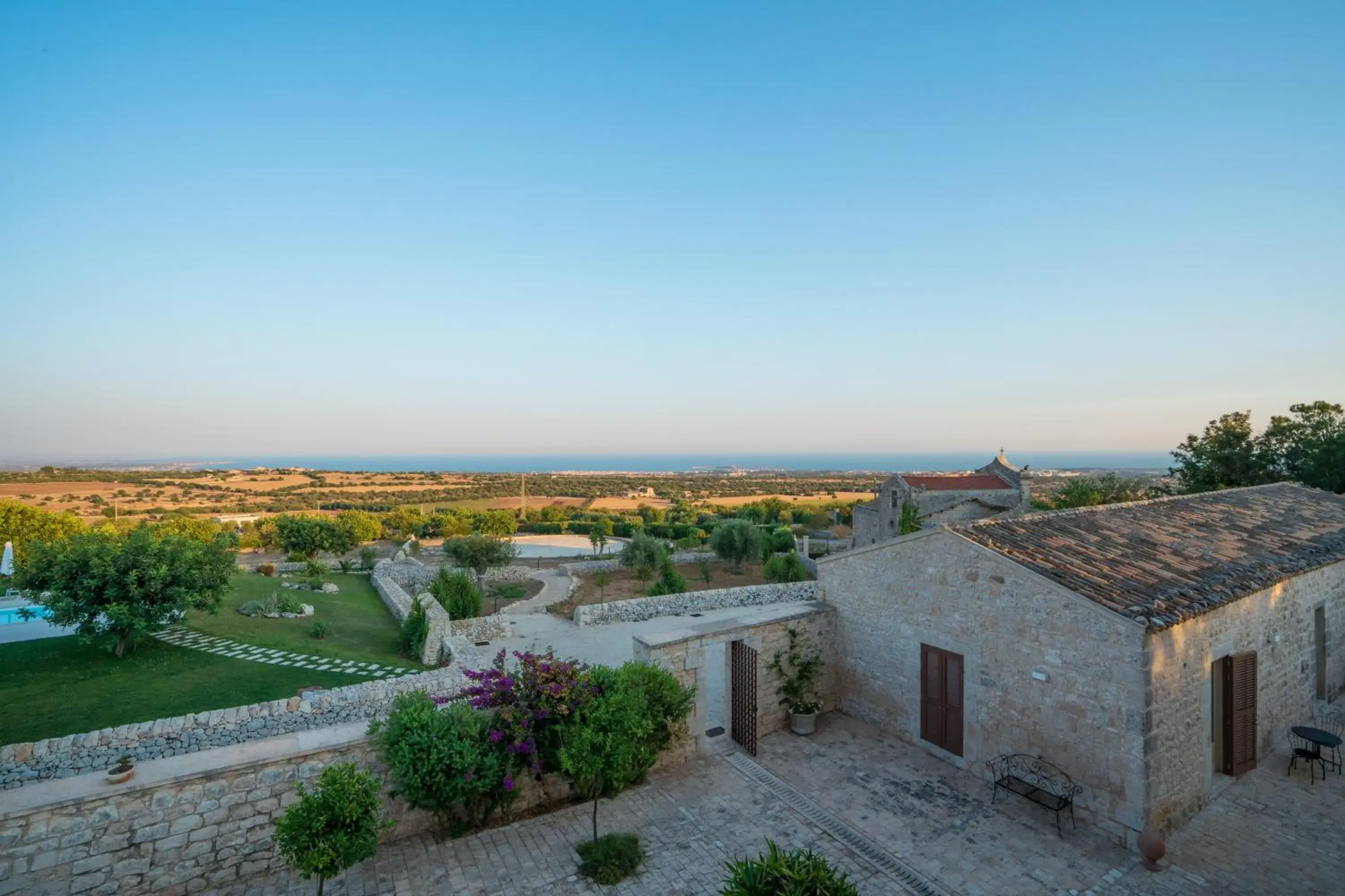 Patio in Baglio Cella - Appartamenti per Vacanze Patio in Baglio Cella - Appartamenti per Vacanze