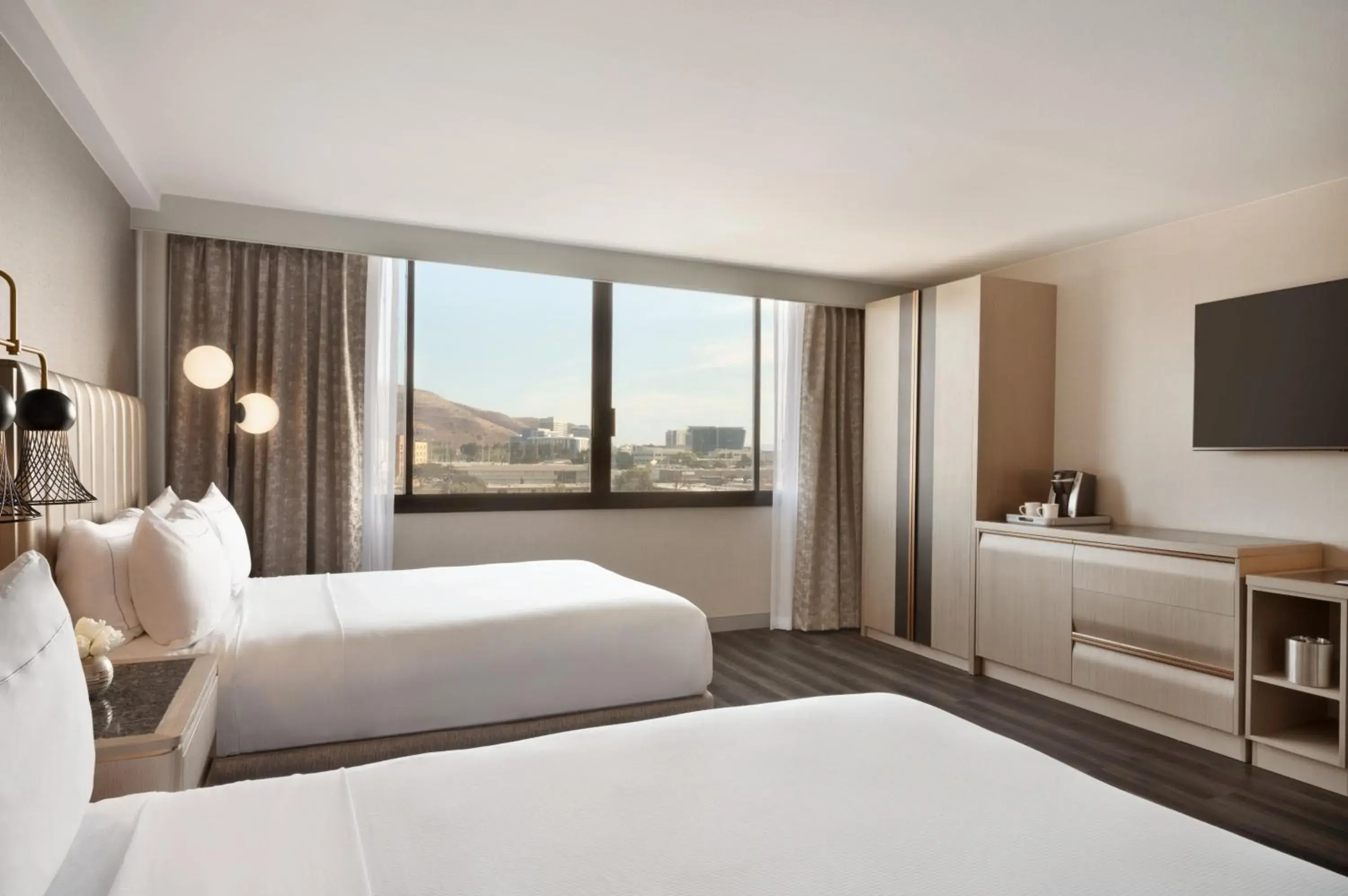 Queen Room with Two Queen Beds in DoubleTree by Hilton San Francisco South Airport Blvd Queen Room with Two Queen Beds in DoubleTree by Hilton San Francisco South Airport Blvd