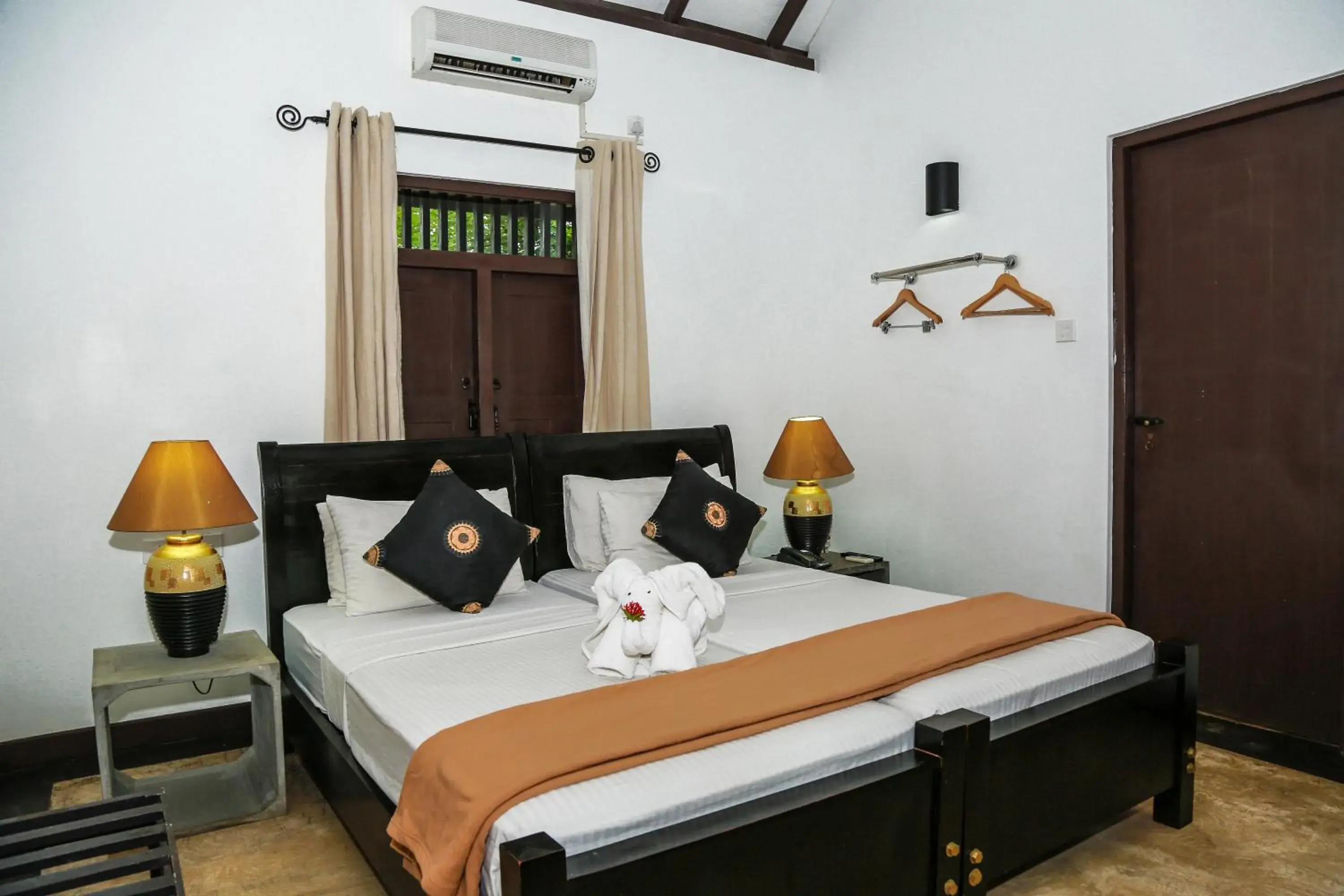 Standard Double/Twin Room with 10% Discount on F&B, Laundry in Oak Ray Elephant Lake Standard Double/Twin Room with 10% Discount on F&B, Laundry in Oak Ray Elephant Lake