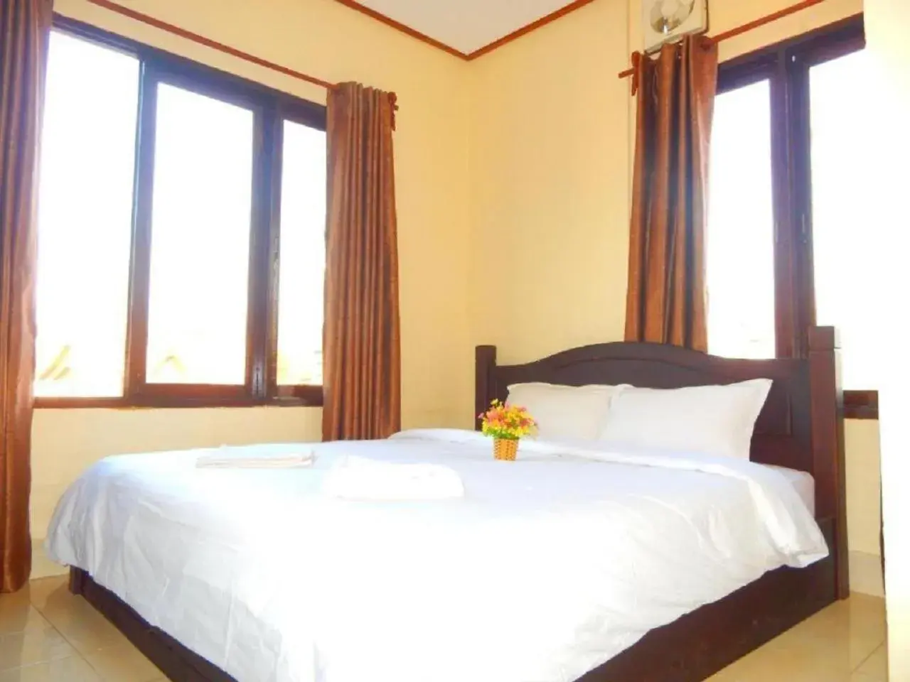 Double Room with Mountain View in Vang Vieng Camellia Hotel Double Room with Mountain View in Vang Vieng Camellia Hotel