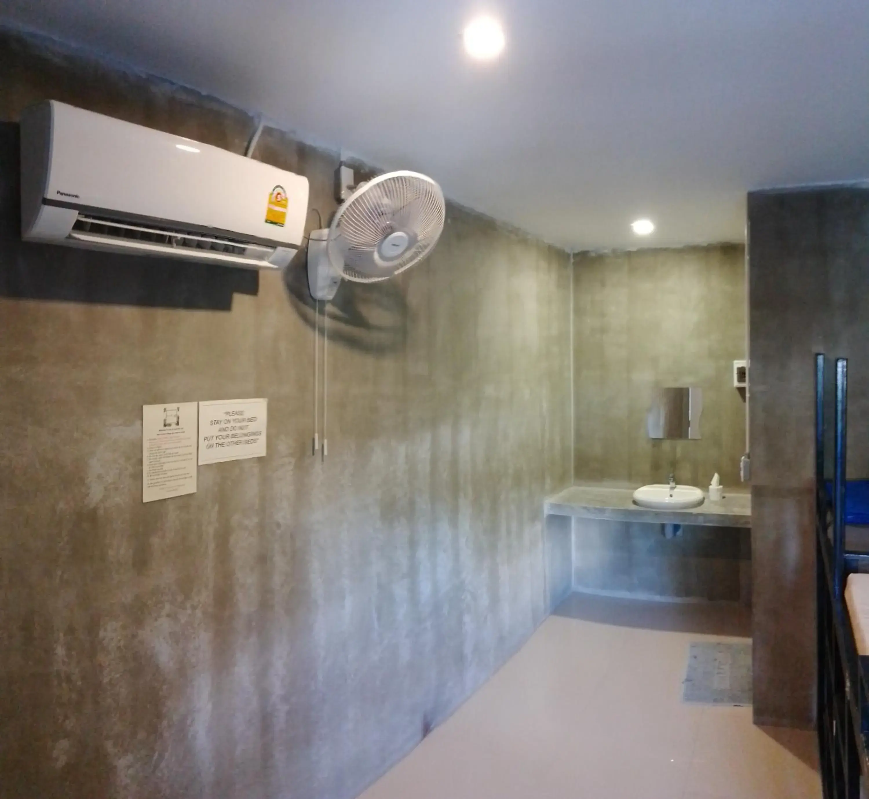 4-Bed Mixed Dormitory Room in Live In Leaf Koh Tao 4-Bed Mixed Dormitory Room in Live In Leaf Koh Tao