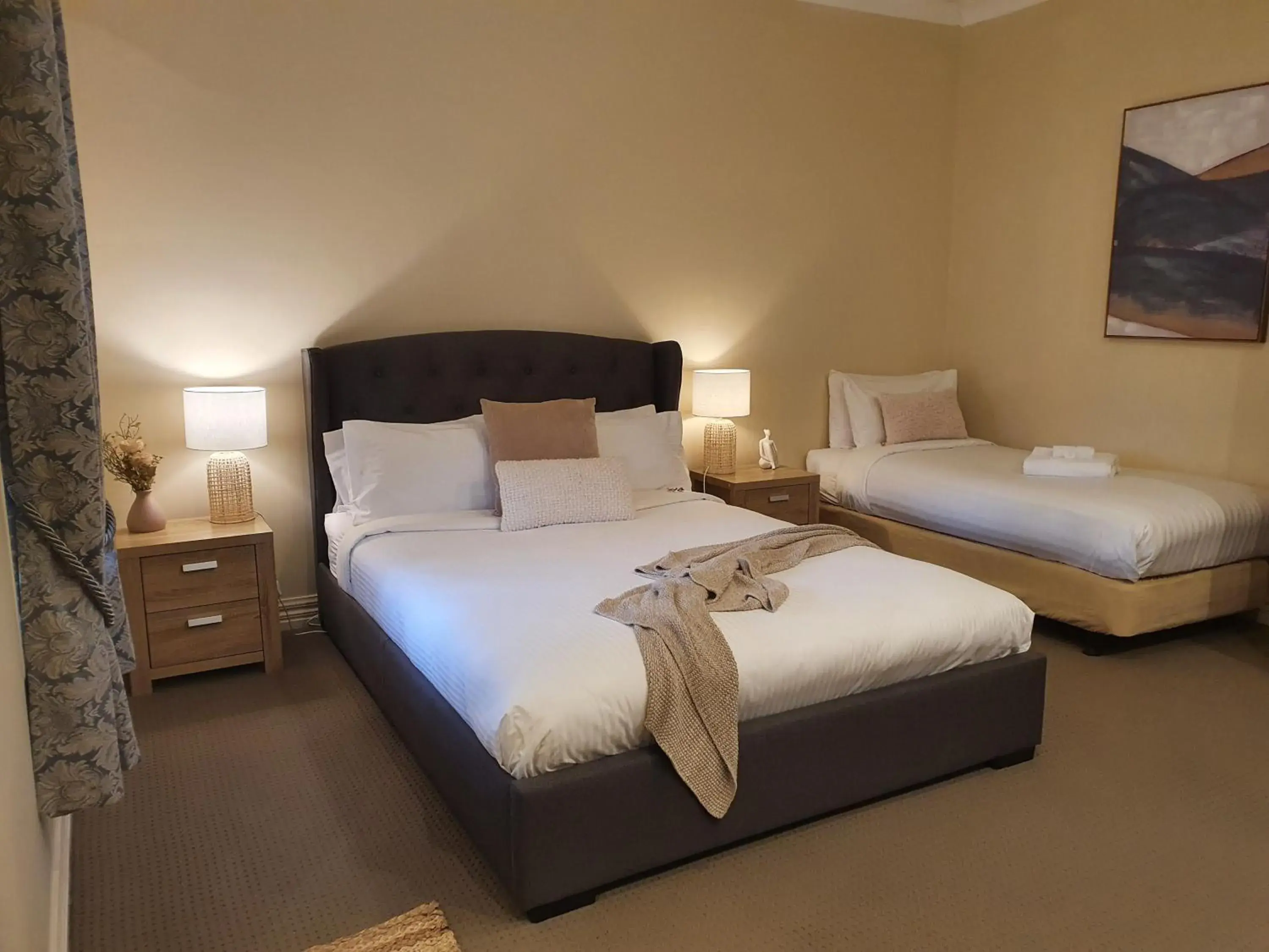 Double or Twin Room with Bathroom in The Lancefield Lodge Double or Twin Room with Bathroom in The Lancefield Lodge