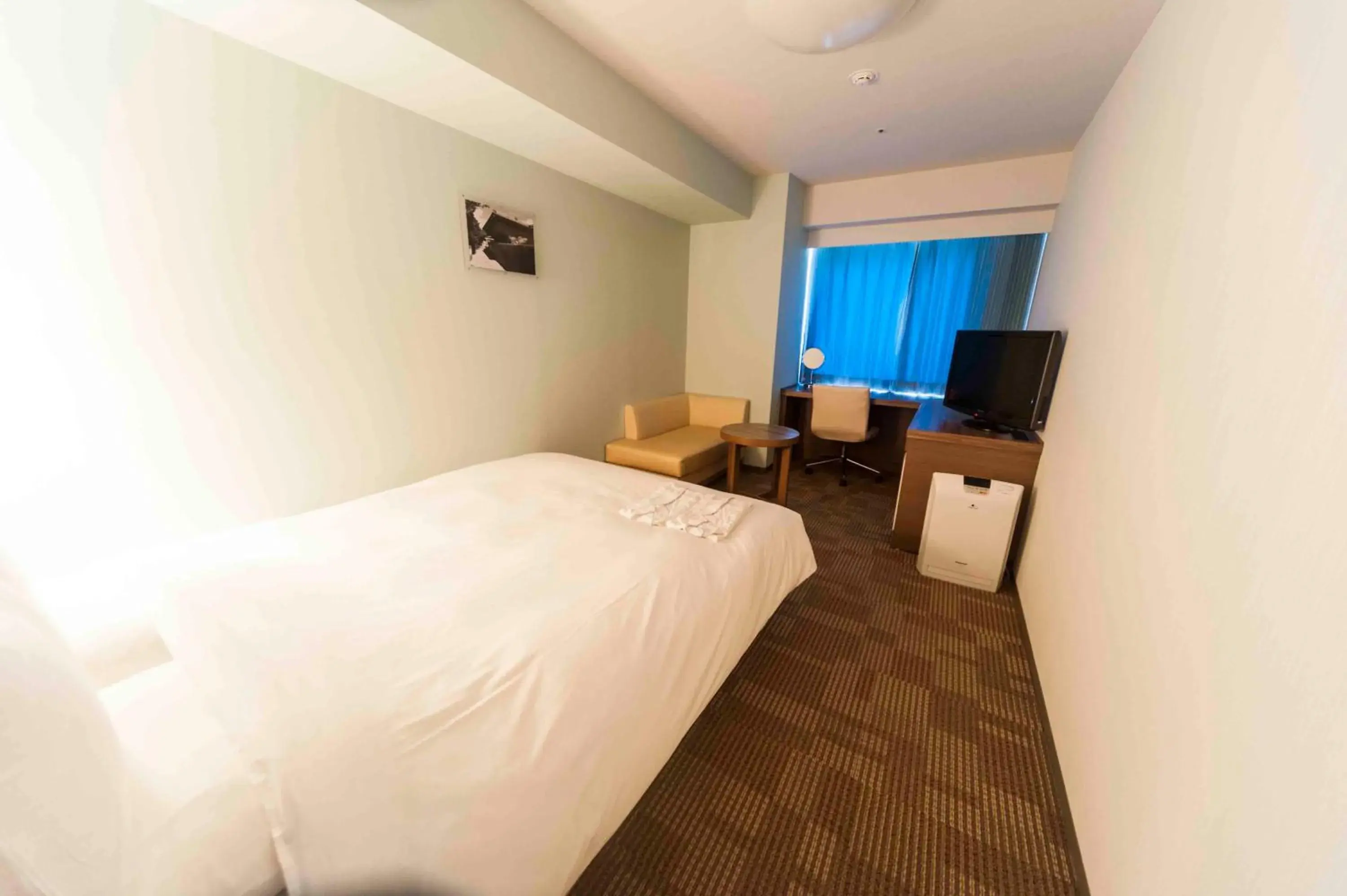 Deluxe Double Room - single occupancy - Non-Smoking in Daiwa Roynet Hotel Okinawa-Kenchomae Deluxe Double Room - single occupancy - Non-Smoking in Daiwa Roynet Hotel Okinawa-Kenchomae