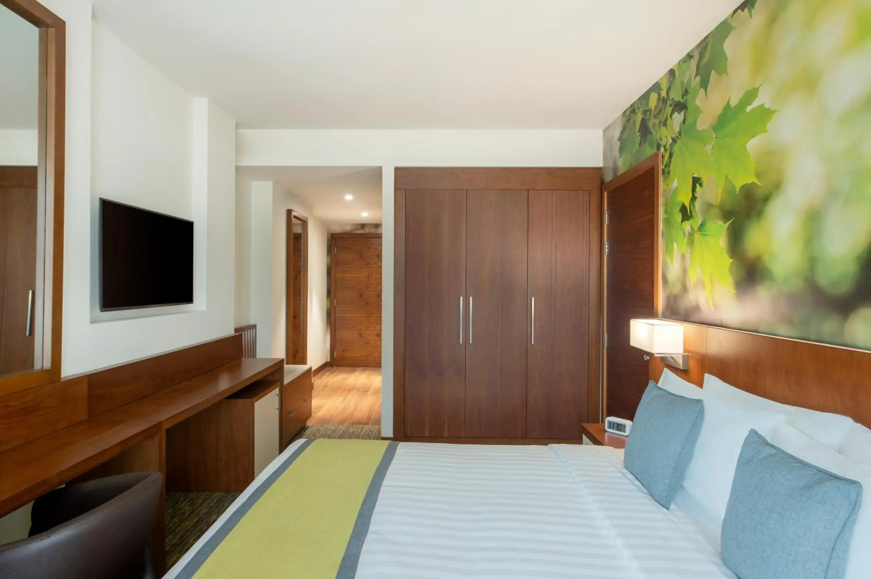 King Room - Smoking in Wyndham Garden Muscat Al Khuwair King Room - Smoking in Wyndham Garden Muscat Al Khuwair