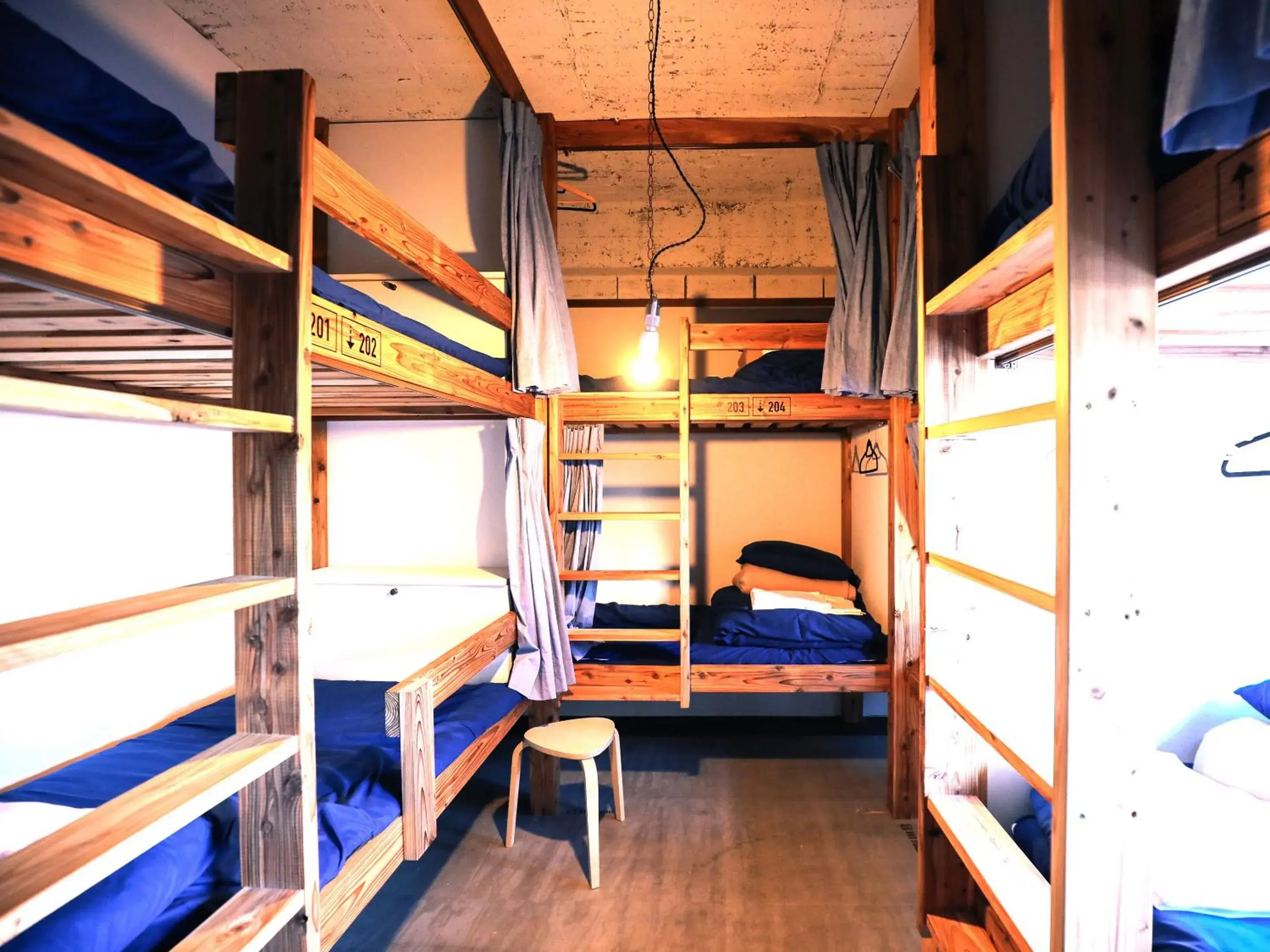 Bed in 8-Bed Dormitory Room in chAho Hostel Nirasaki / Outdoor Base Bed in 8-Bed Dormitory Room in chAho Hostel Nirasaki / Outdoor Base