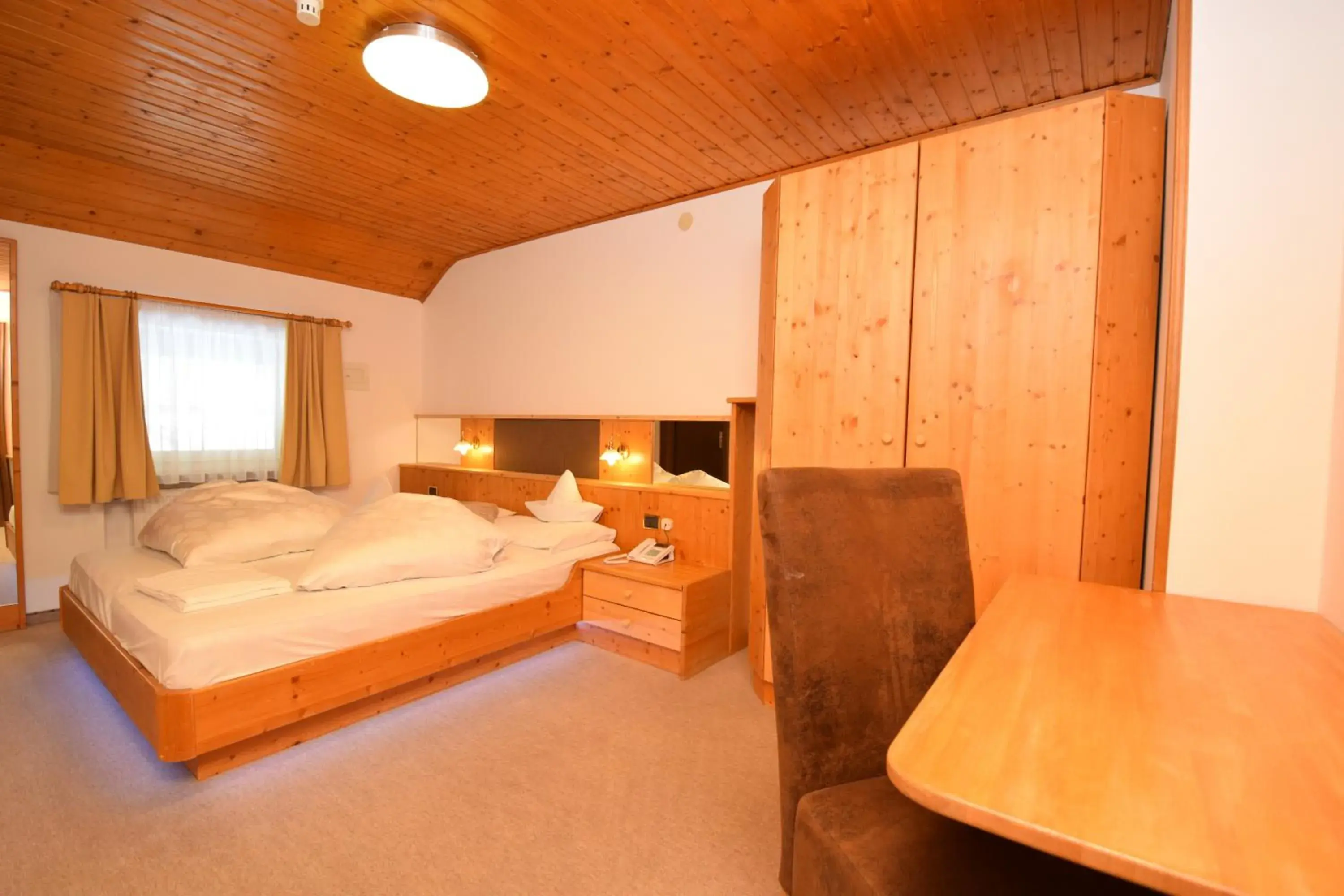 Double Room in Hotel Chalet Olympia Double Room in Hotel Chalet Olympia