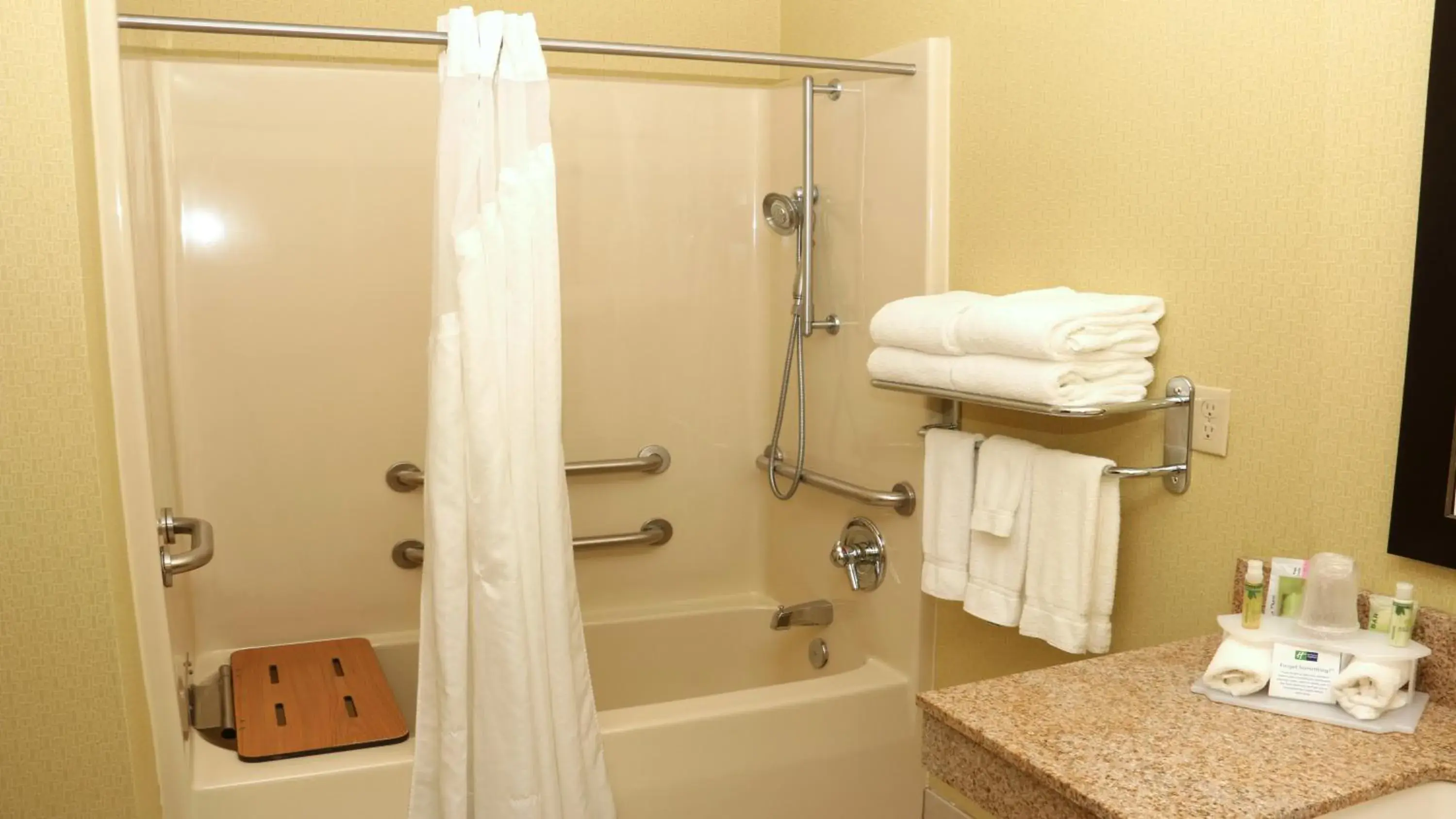 King Studio Suite with Mobility Accessible Tub - Non-Smoking in Holiday Inn Express Hotel & Suites Saginaw by IHG King Studio Suite with Mobility Accessible Tub - Non-Smoking in Holiday Inn Express Hotel & Suites Saginaw by IHG