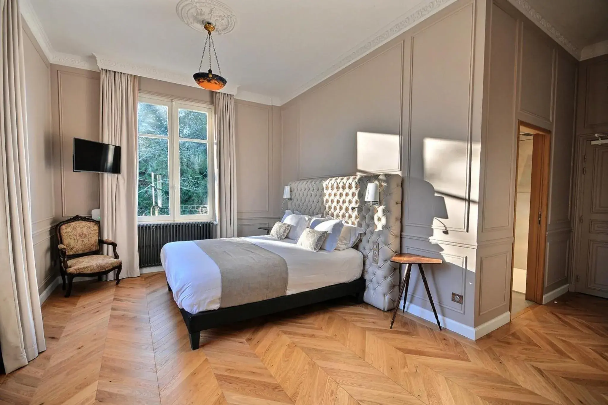 Deluxe Room in Château de la Bribourdière Deluxe Room in Château de la Bribourdière