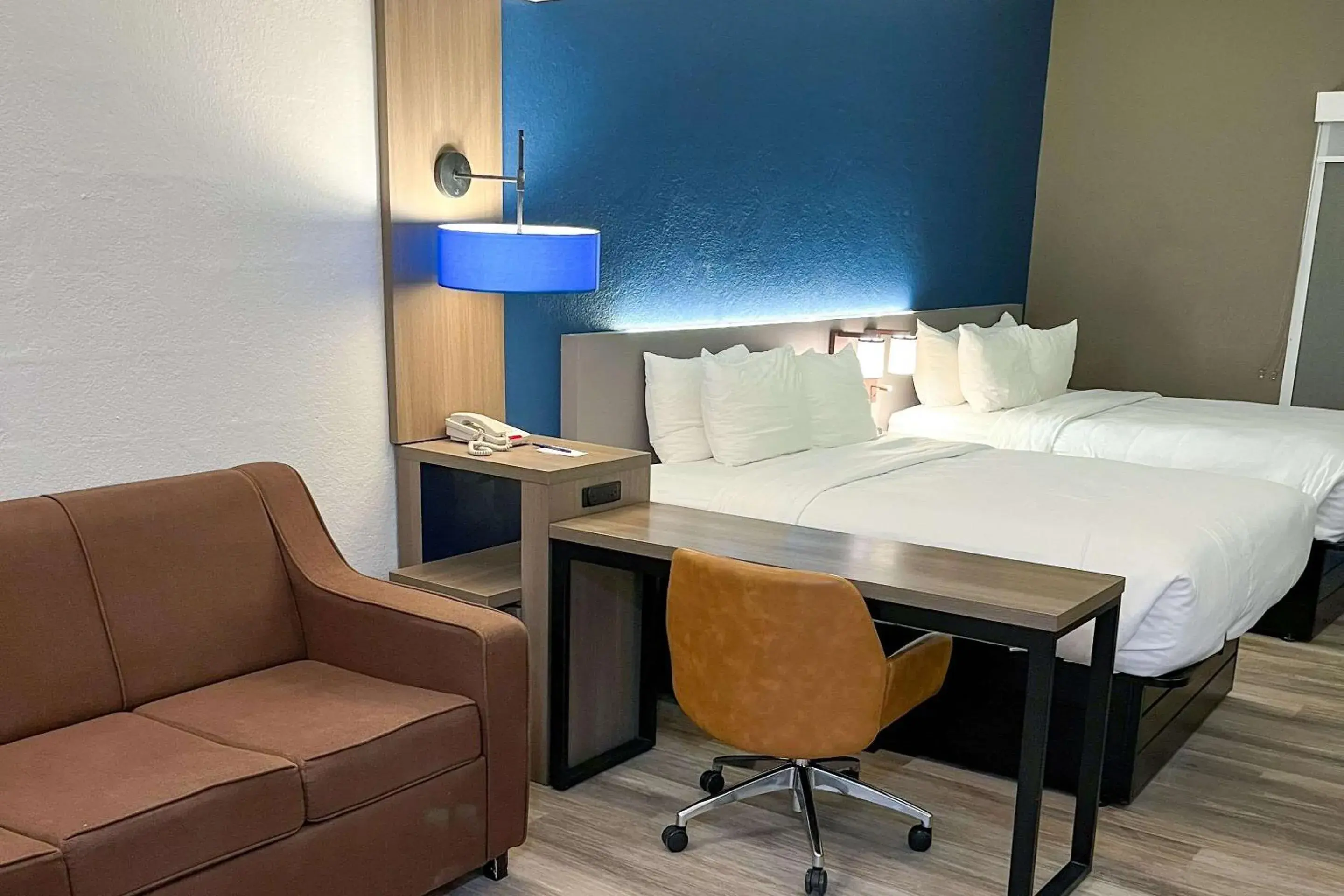 Queen Suite with Bay View in Comfort Suites Clearwater - Dunedin Queen Suite with Bay View in Comfort Suites Clearwater - Dunedin