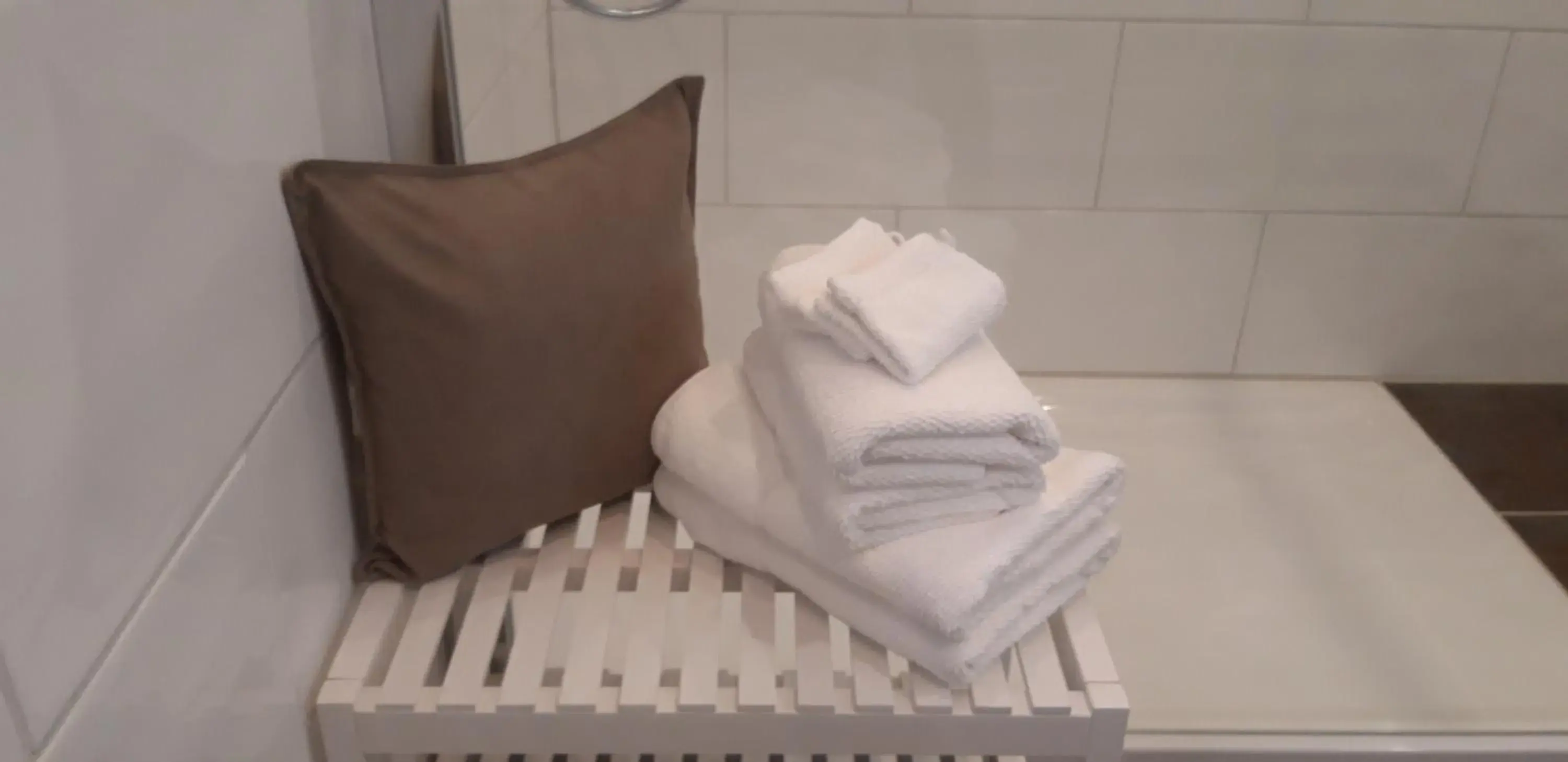 Deluxe Double Room with Shower - single occupancy in Schlossgut Gorow Deluxe Double Room with Shower - single occupancy in Schlossgut Gorow