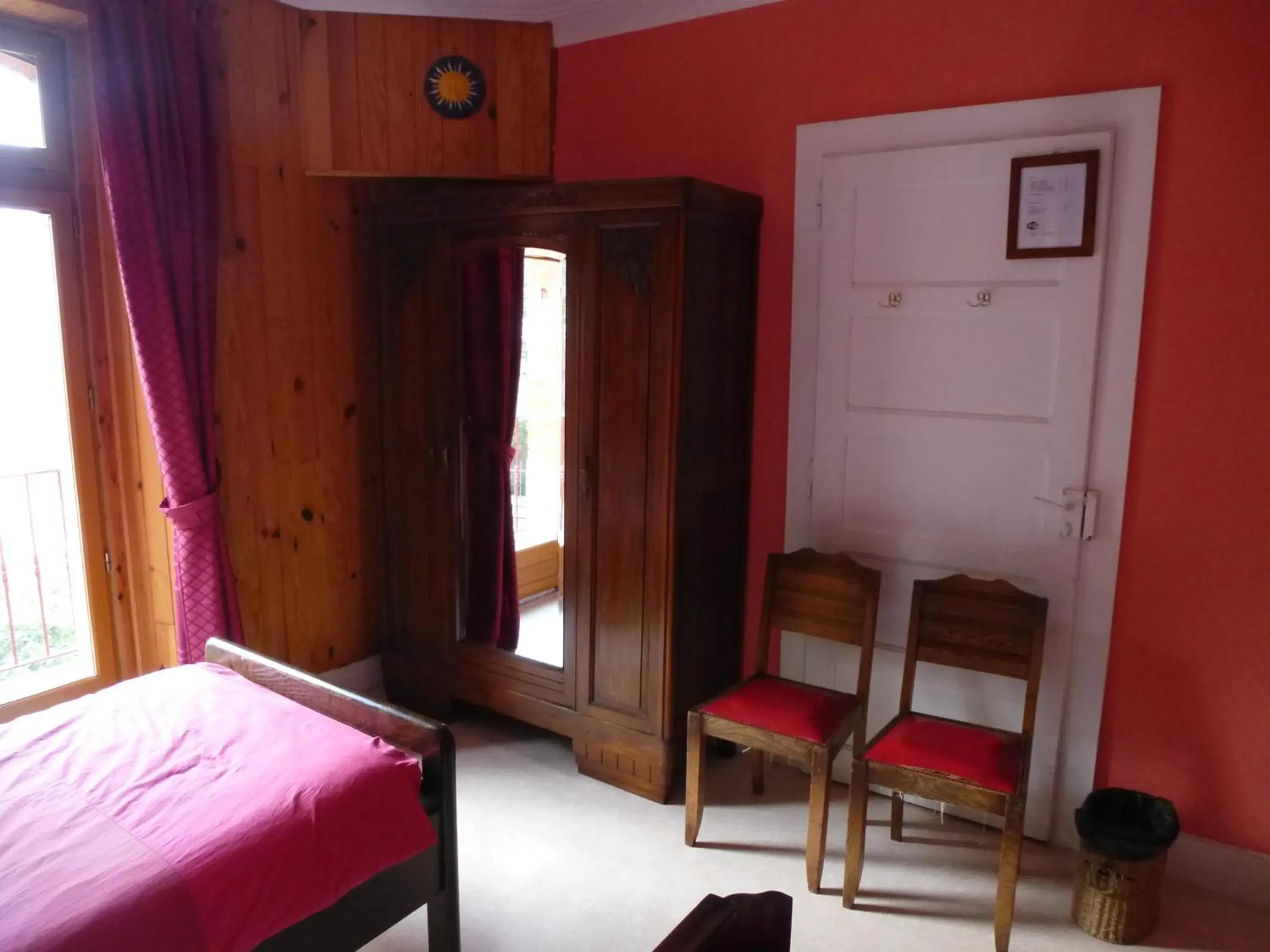 Basic Triple Room with Shared Bathroom in L'Horizon des Alpes Basic Triple Room with Shared Bathroom in L'Horizon des Alpes