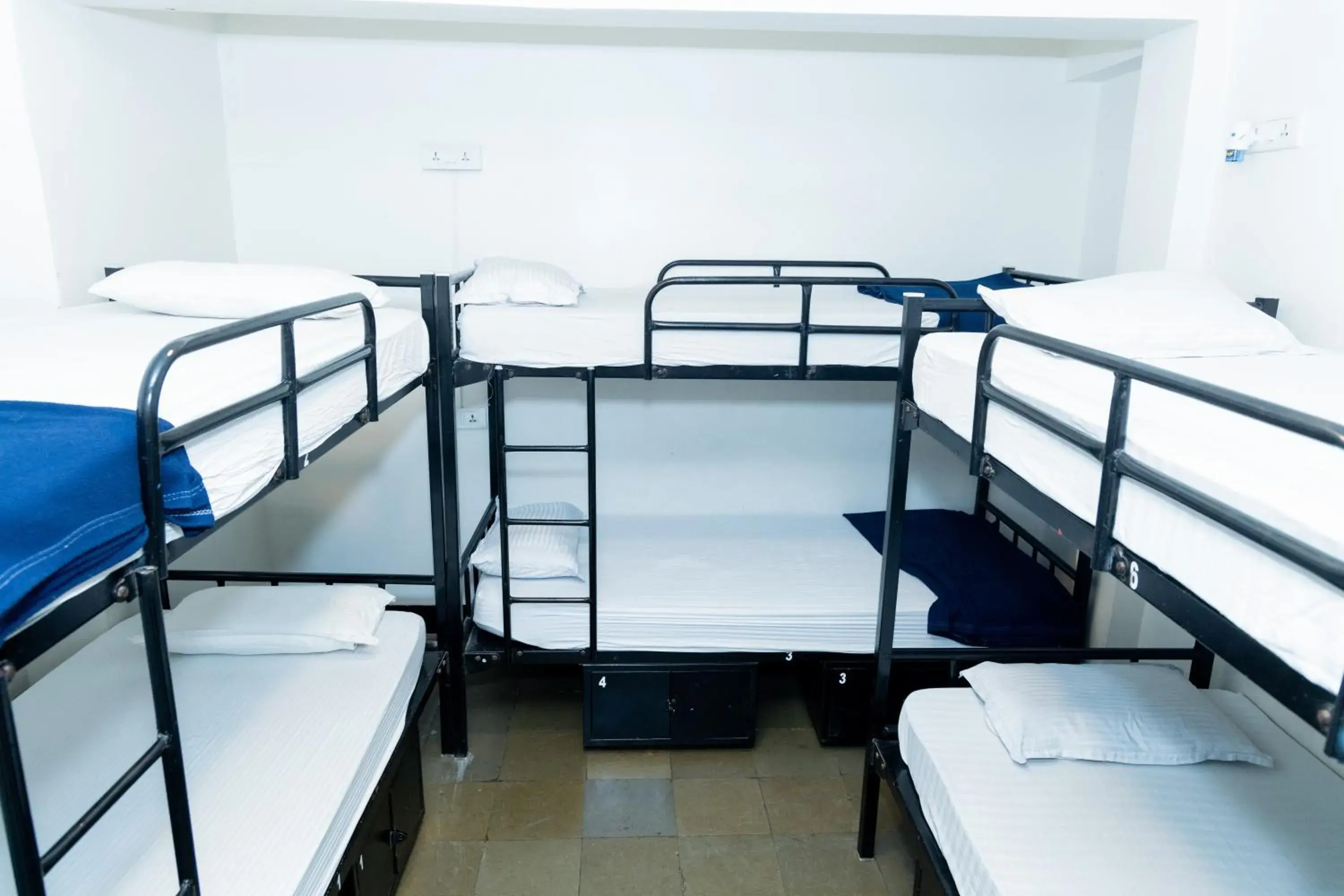 Bed in 6-Bed Mixed Dormitory Room in Slackpackr Hyderabad Bed in 6-Bed Mixed Dormitory Room in Slackpackr Hyderabad