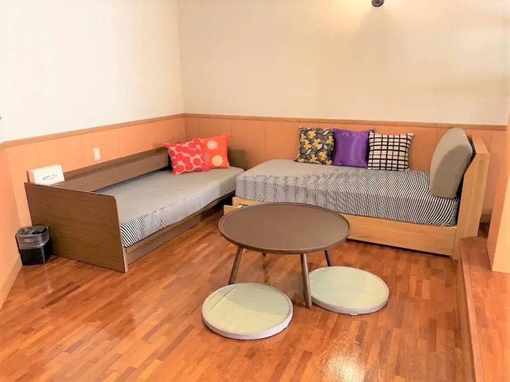 Deluxe Family Room in Hotel BIN Deluxe Family Room in Hotel BIN