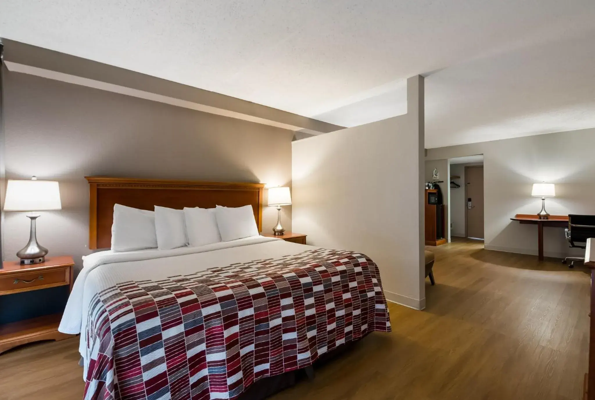 King Suite in Red Roof Inn and Suites Newark - University King Suite in Red Roof Inn and Suites Newark - University