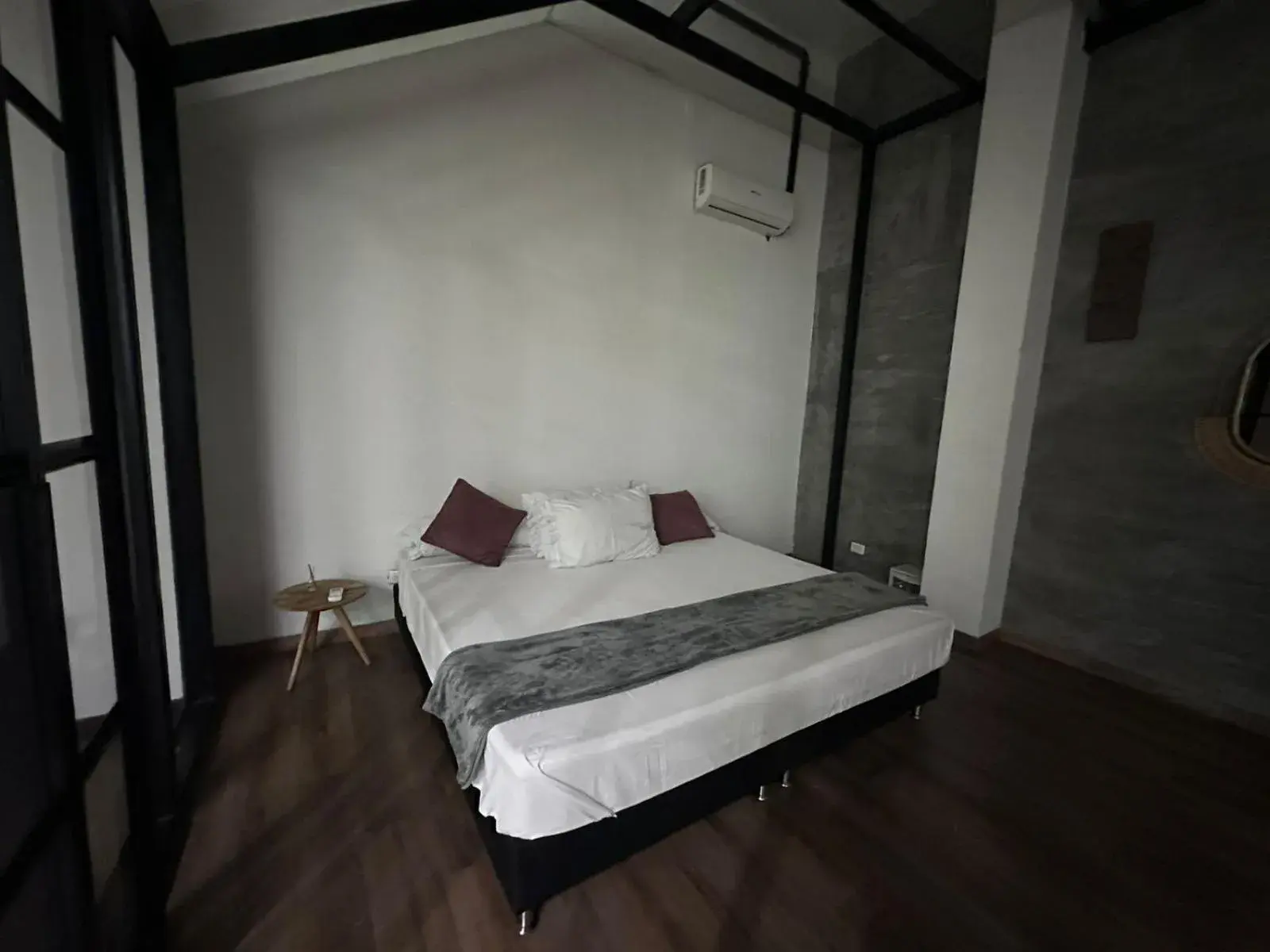 King Room - single occupancy in Soy Local Primavera King Room - single occupancy in Soy Local Primavera