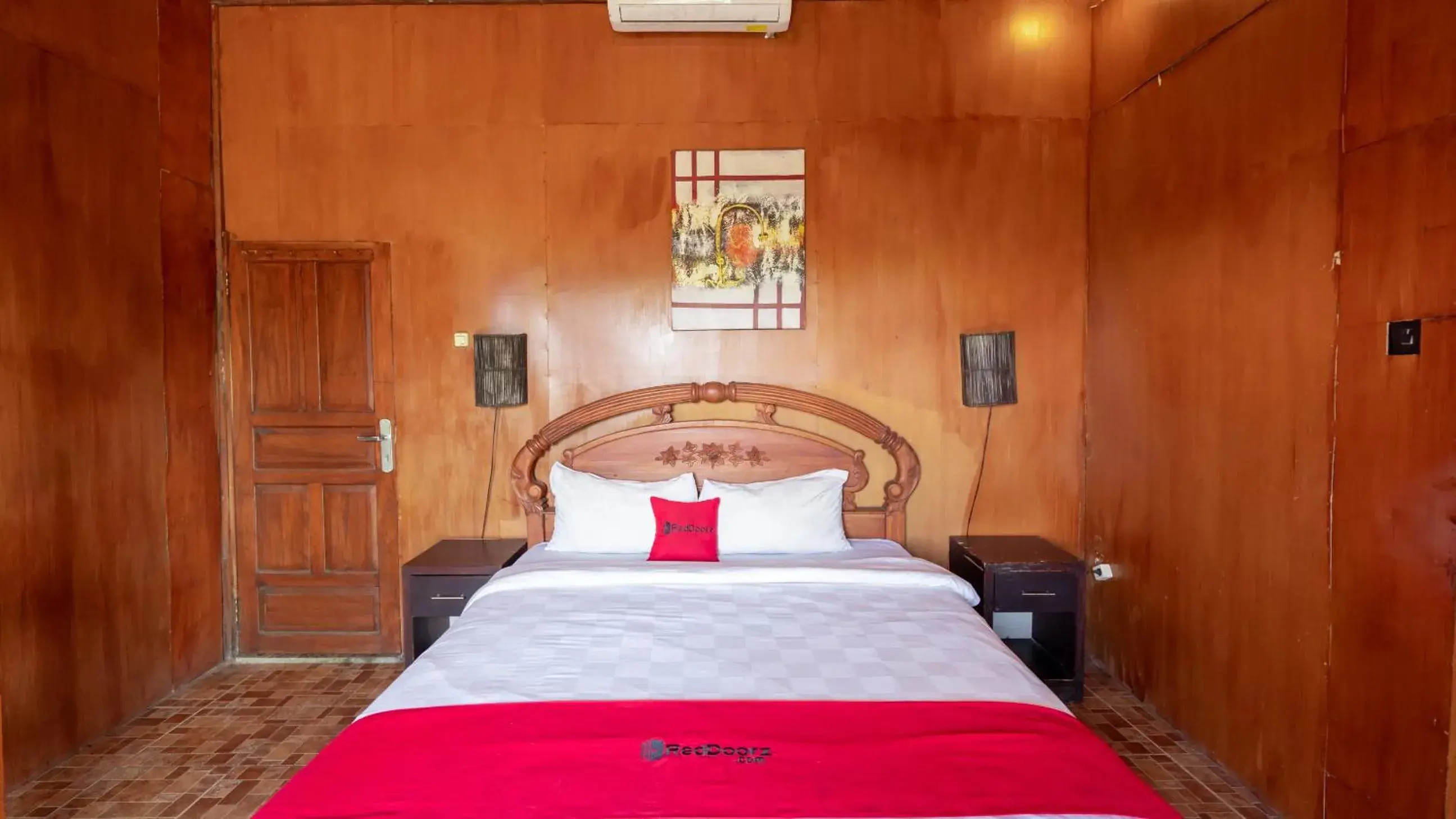 Deluxe Double Room in RedDoorz at Villa Krisna Balangan Beach Deluxe Double Room in RedDoorz at Villa Krisna Balangan Beach