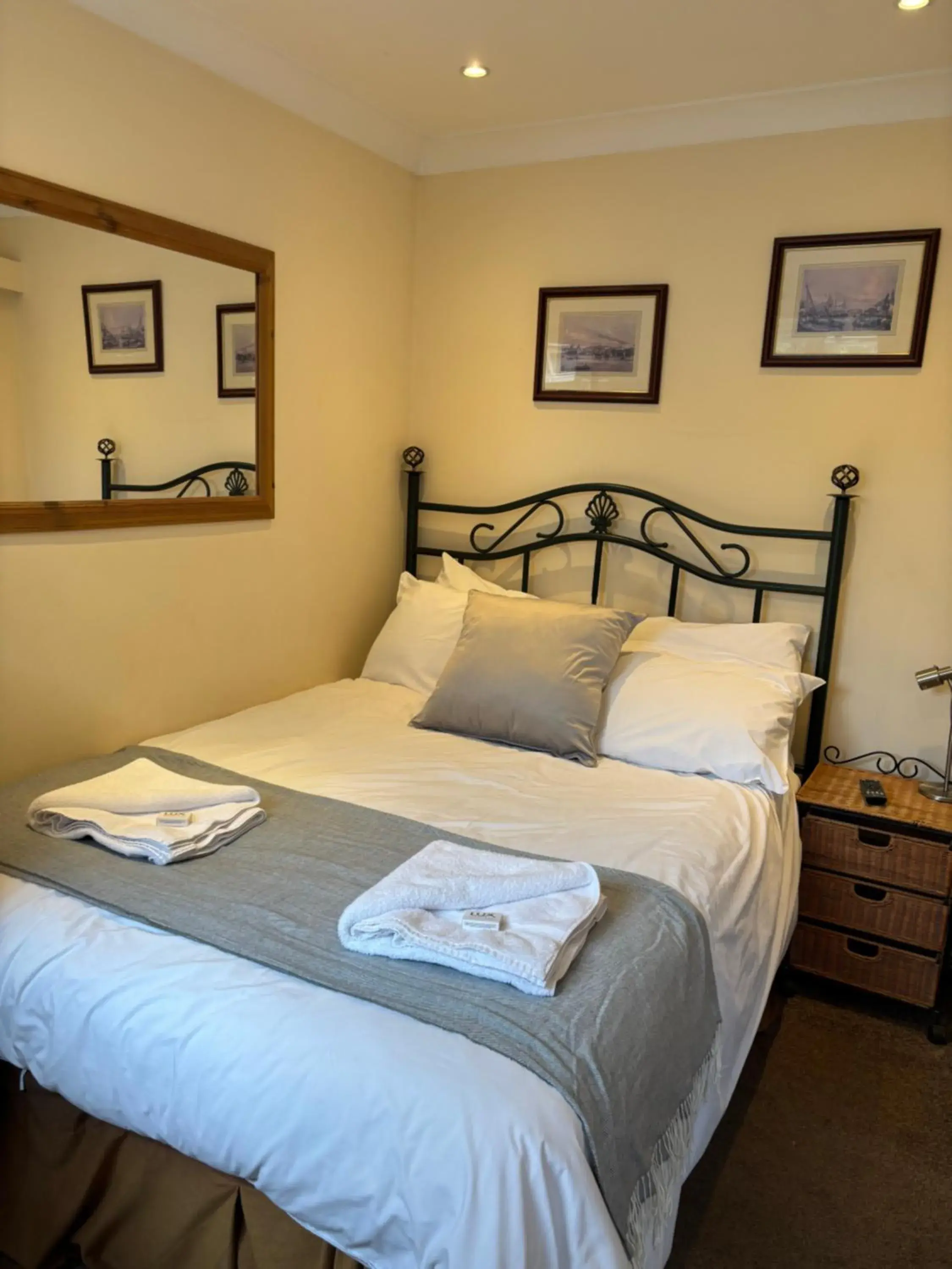 Small Double Room in The Half Moon Inn Small Double Room in The Half Moon Inn