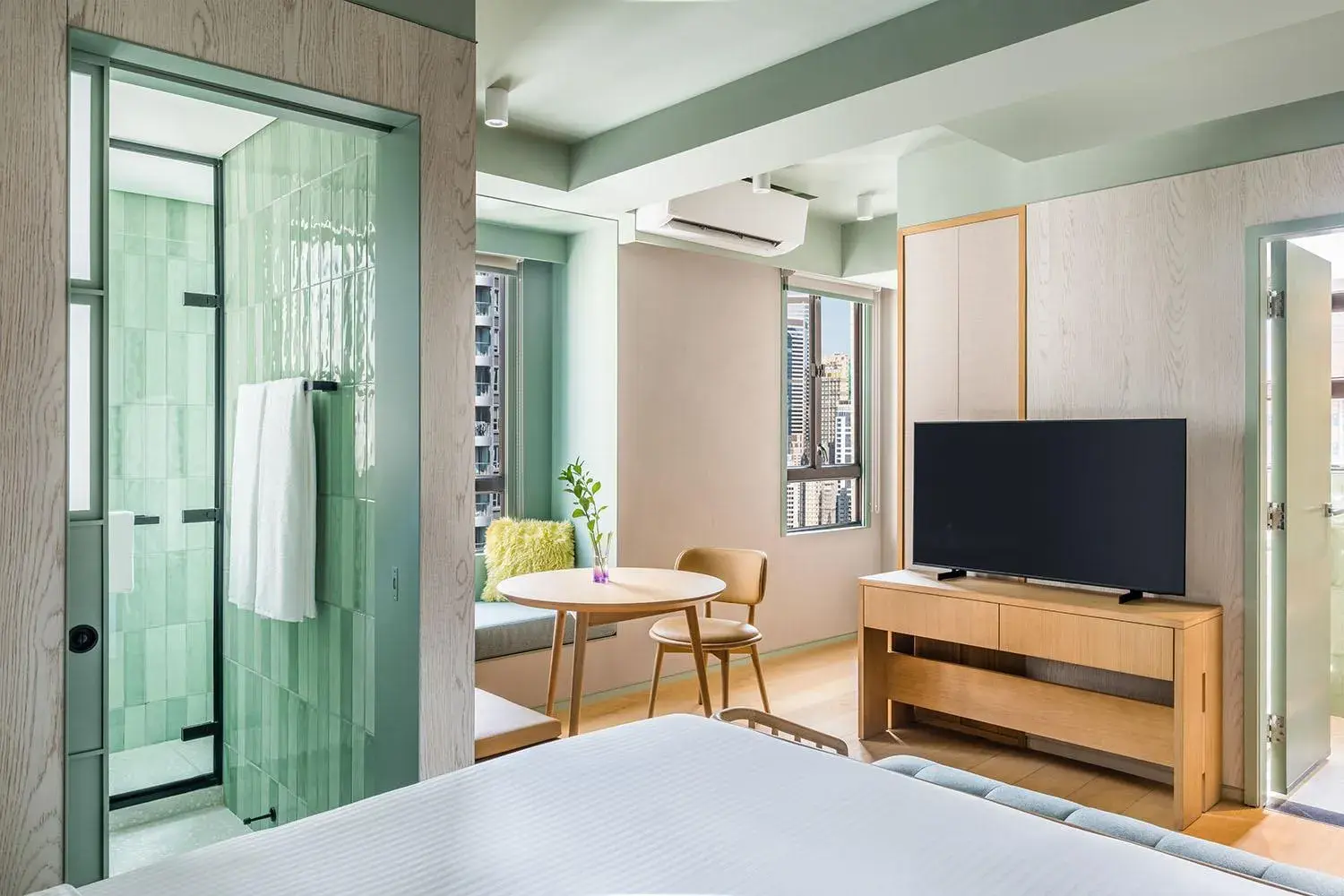 Ying Cabin in YING'nFLO, Hong Kong, Wan Chai Ying Cabin in YING'nFLO, Hong Kong, Wan Chai