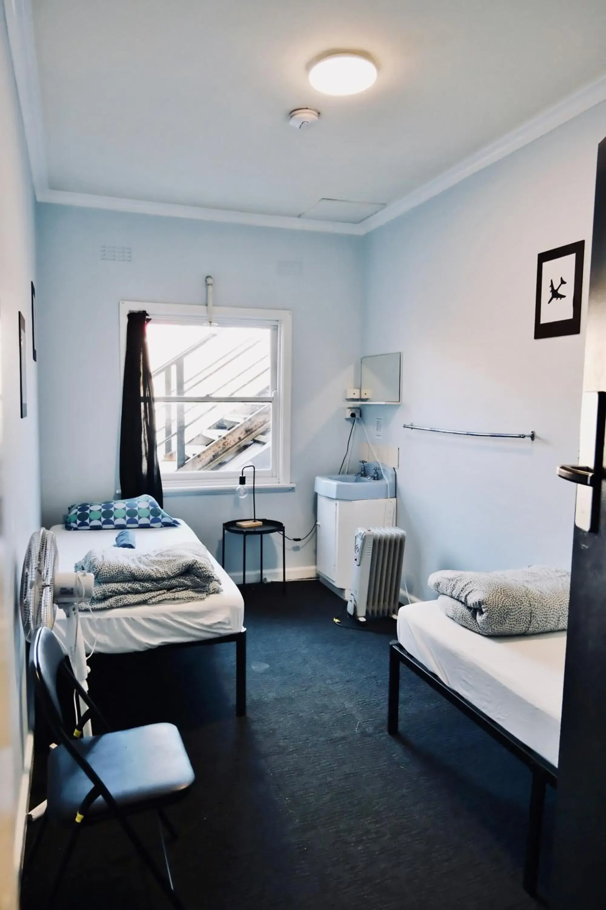 Twin Room with Shared Bathroom in Pint On Punt Backpackers Twin Room with Shared Bathroom in Pint On Punt Backpackers